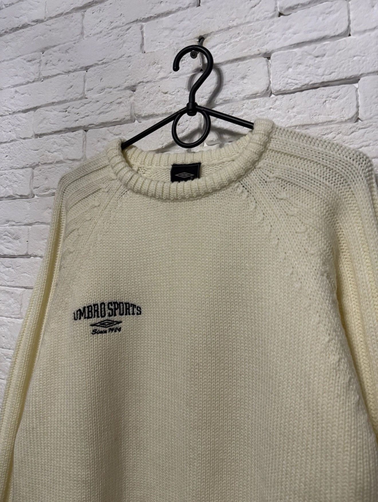 Umbro Vintage Umbro Sports Heavyweight Knit Sweater Size US L / EU 52-54 / 3 - 2 Thumbnail