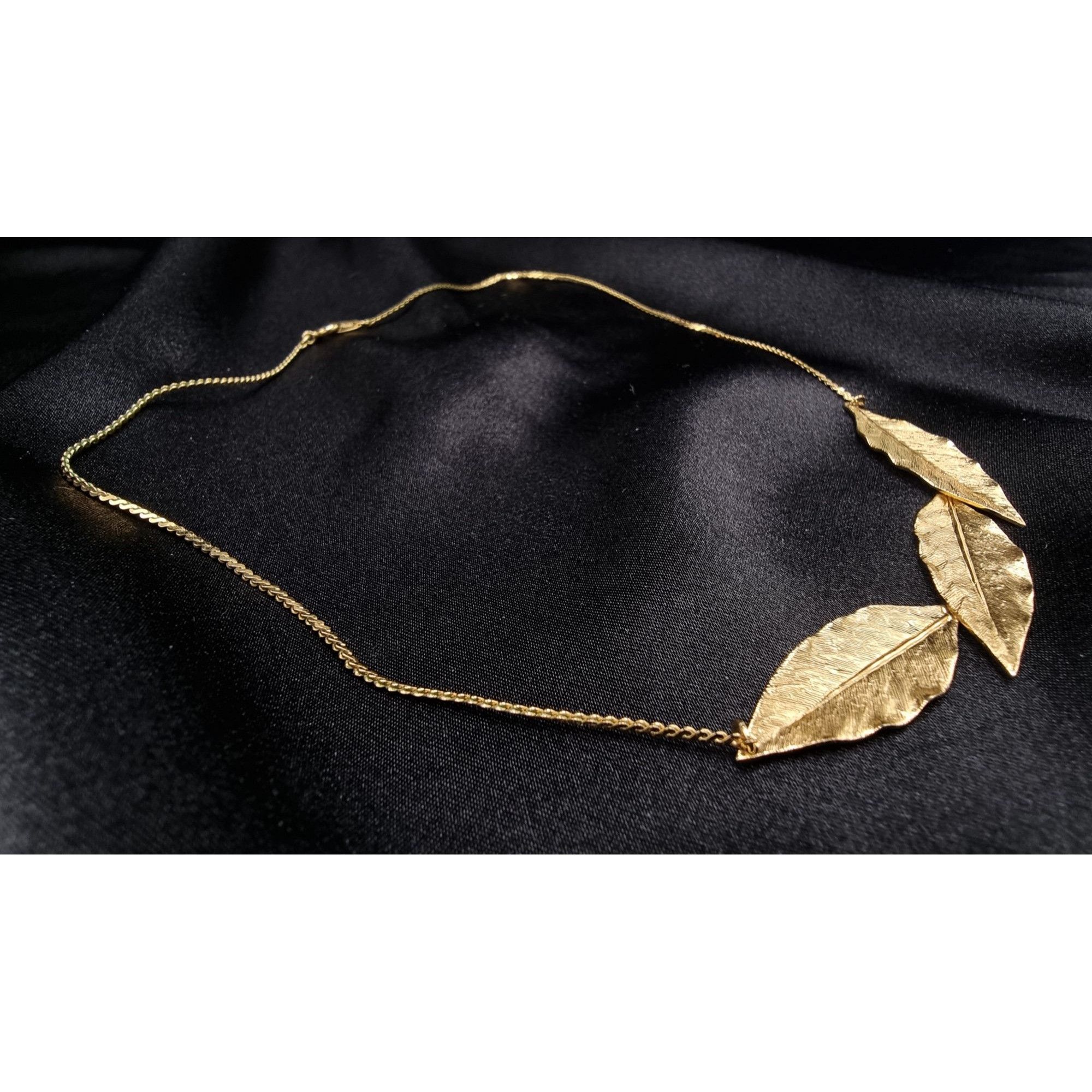 Vintage Vintage 1990's Gold-Plated Necklace With Triple Leaf Pendant Size ONE SIZE - 2 Thumbnail