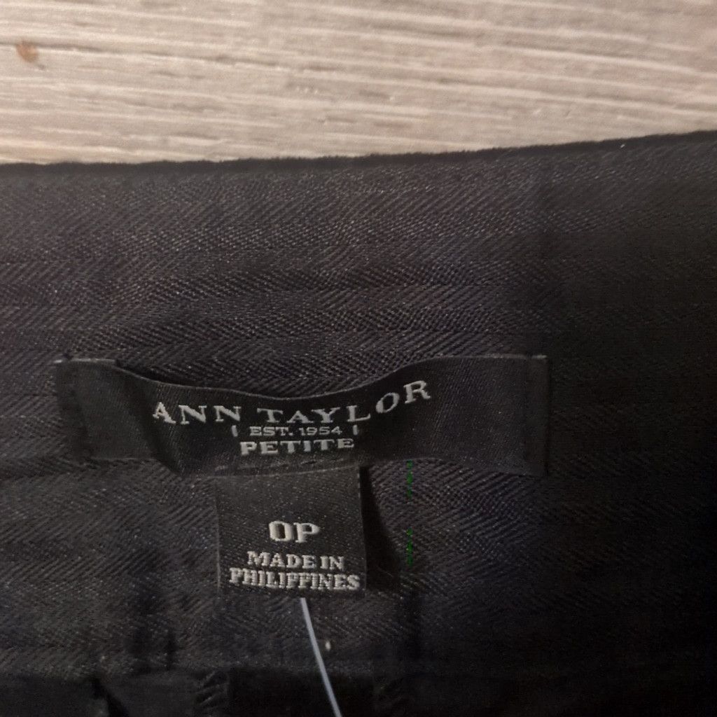 Ann Taylor Ann Taylor Petites Black Velvet Pants With Side Zip Size 0P Size 25" / US 0 / IT 36 - 3 Thumbnail
