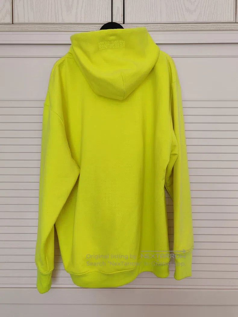Vetements Vetements Neon Yellow Lettering Print Patch Hoodie Size US XS / EU 42 / 0 - 2 Thumbnail