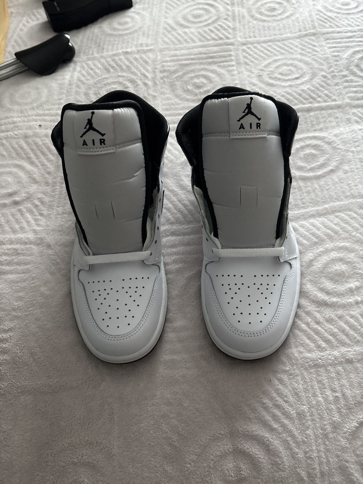 Jordan Brand × Nike Jordan 1 Size US 8 / EU 41 - 3 Thumbnail