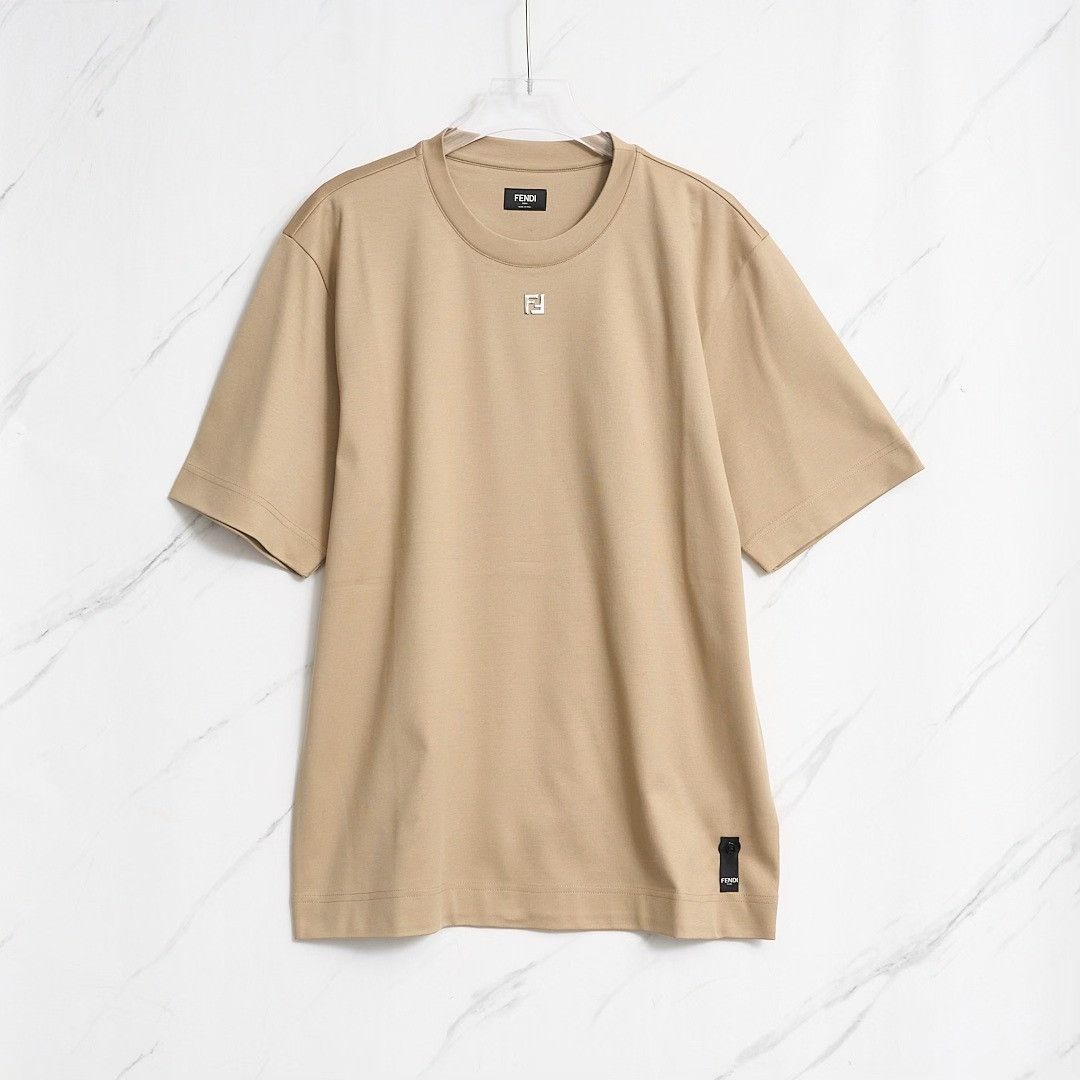 Fendi Fendi Men's Metal Logo Solid T-Shirt Size US M / EU 48-50 / 2 - 1 Thumbnail