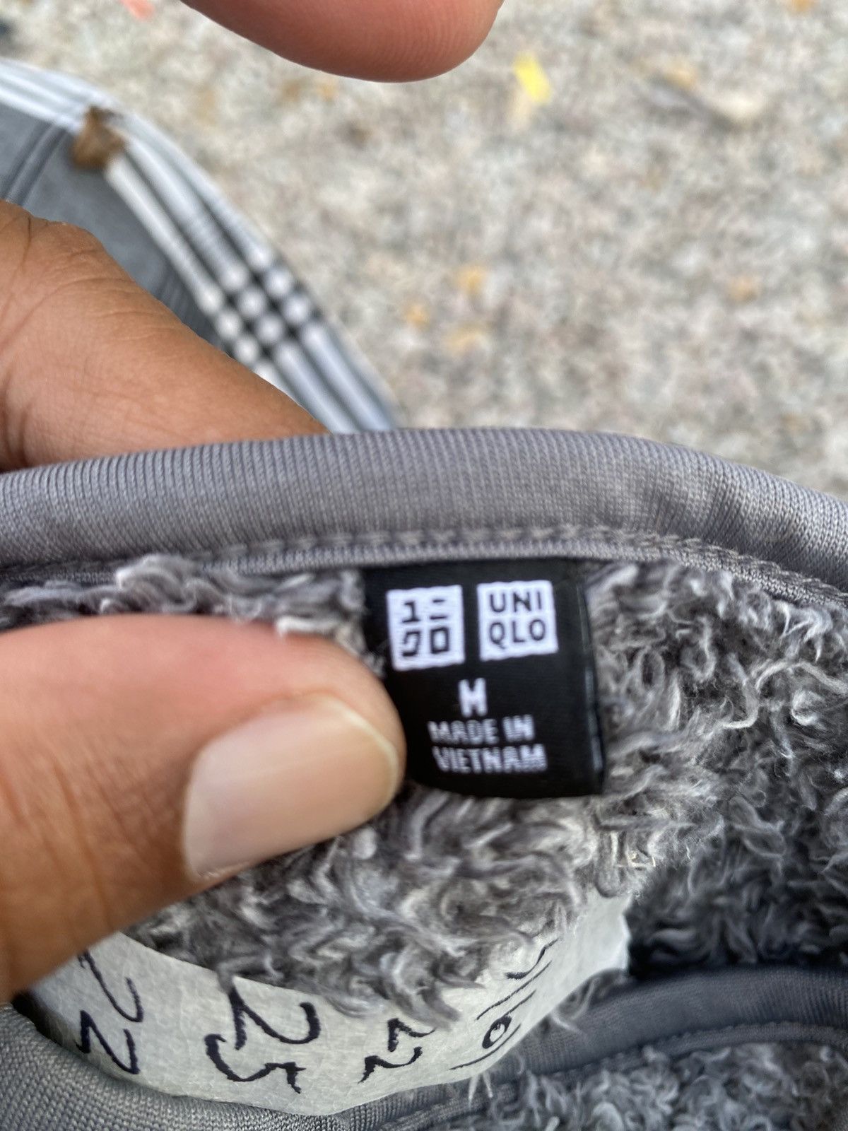 Uniqlo Uniqlo fleece half zipper size L pit 22 Size US L / EU 52-54 / 3 - 8 Thumbnail