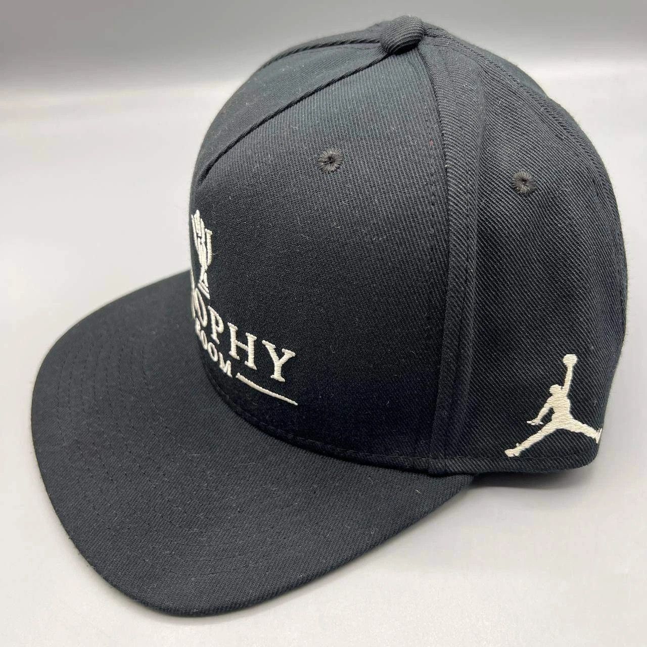 Jordan Brand Air Jordan Hat Men Trophy Room Script Embroidered Snap Back Size ONE SIZE - 7 Thumbnail