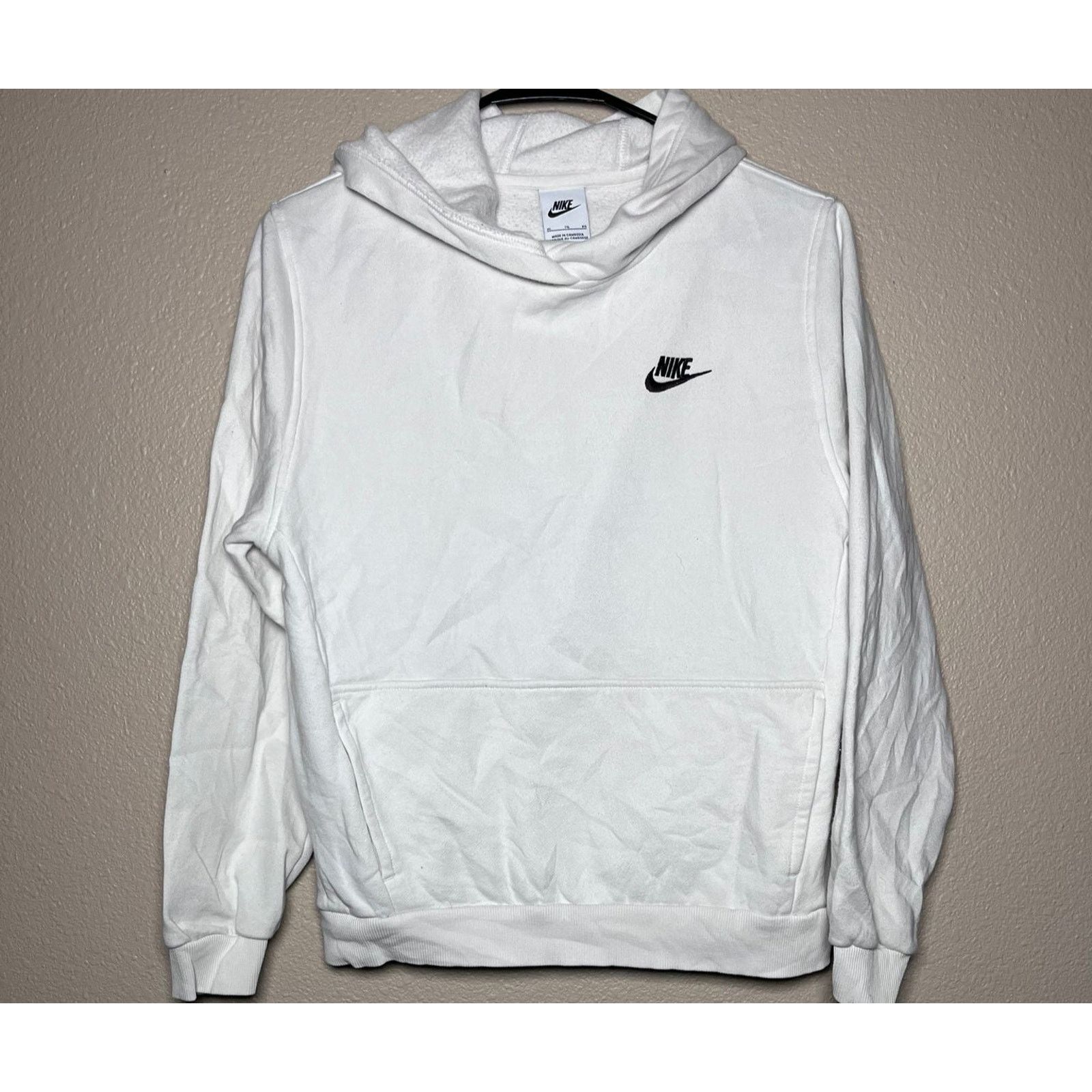 👟 Nike Embroidered Mini Swoosh Hoodie –With Size L