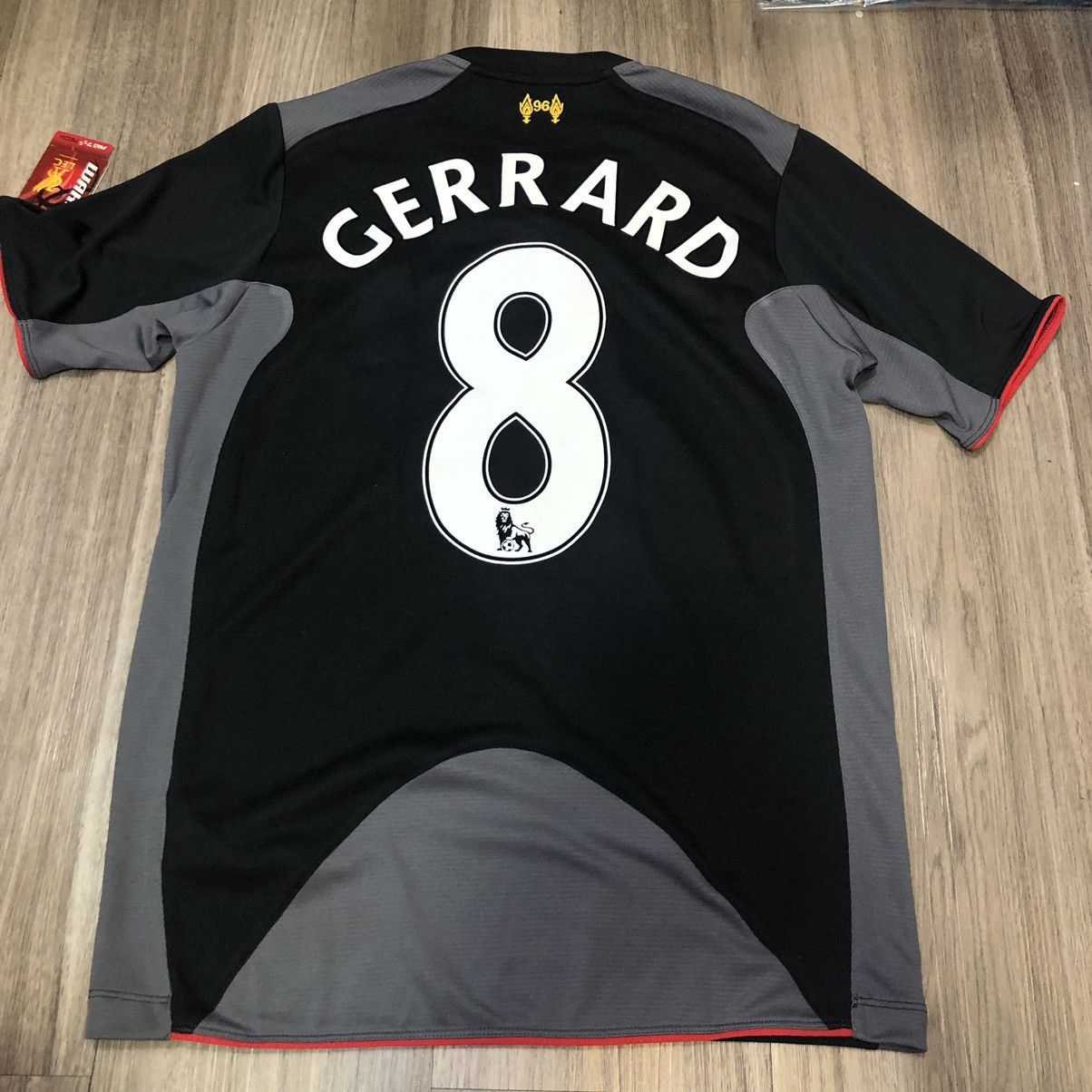 Warrior Liverpool 12/13 away shirt #8 Gerrard (Bnwt) youth size Size US XXS / EU 40 - 2 Thumbnail