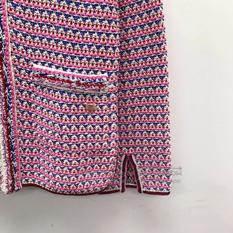 Chanel Chanel Pink cotton V-neck long-sleeved tweed knitted jacke Size XS / US 0-2 / IT 36-38 - 4 Thumbnail