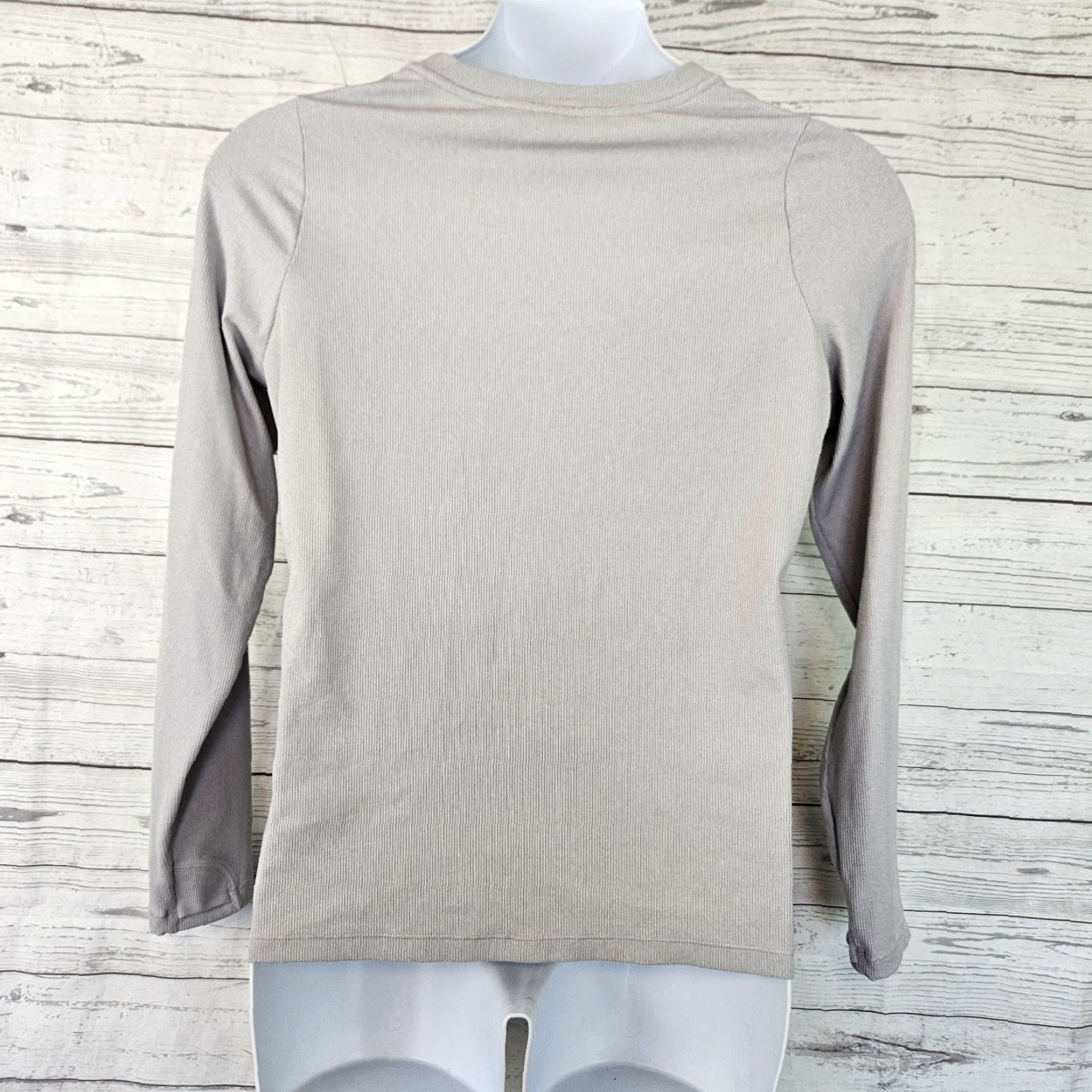 Athleta Athleta Womens Uptempo Ribbed Henley Top Sz 1X Gray Long Sleeve Size XL / US 12-14 / IT 48-50 - 3 Thumbnail