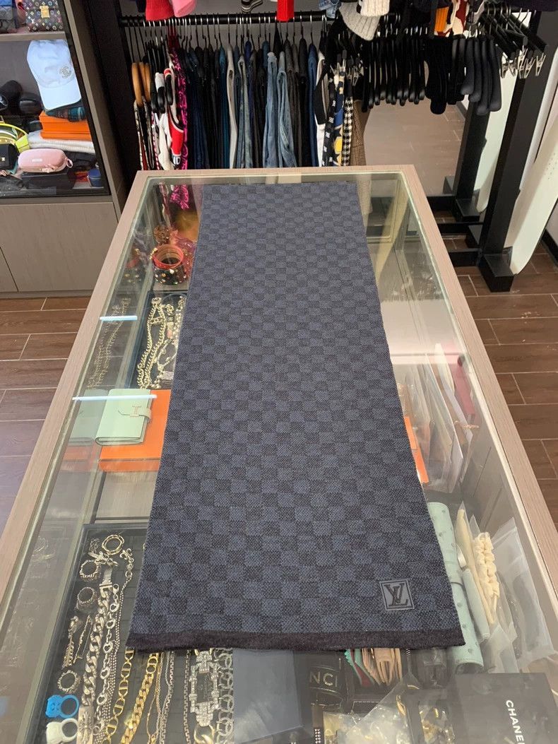 Louis Vuitton Louis Vuitton Blue Check Wool Scarf- Size ONE SIZE - 4 Thumbnail