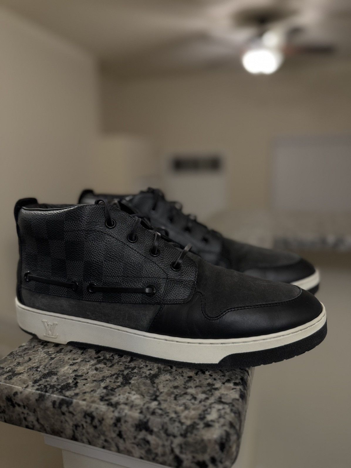 Louis Vuitton 8LV/9US Louis Vuitton Damier Black Mid Top Sneakers Size US 9 / EU 42 - 3 Thumbnail