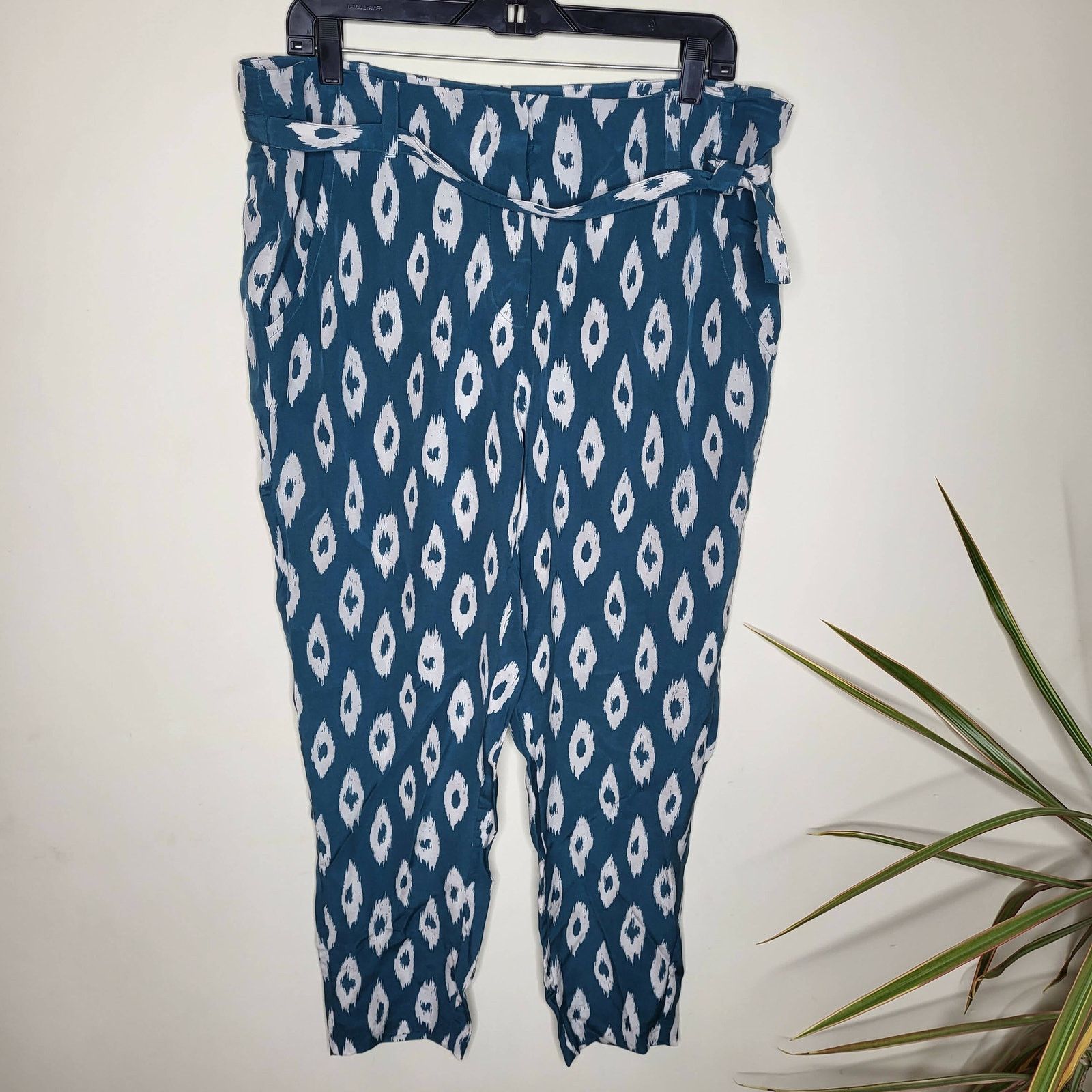 Equipment Equipment Silk Button Front Cropped Tie Waist Pants Size 12 Size 34" / US 12 / IT 48 - 4 Thumbnail