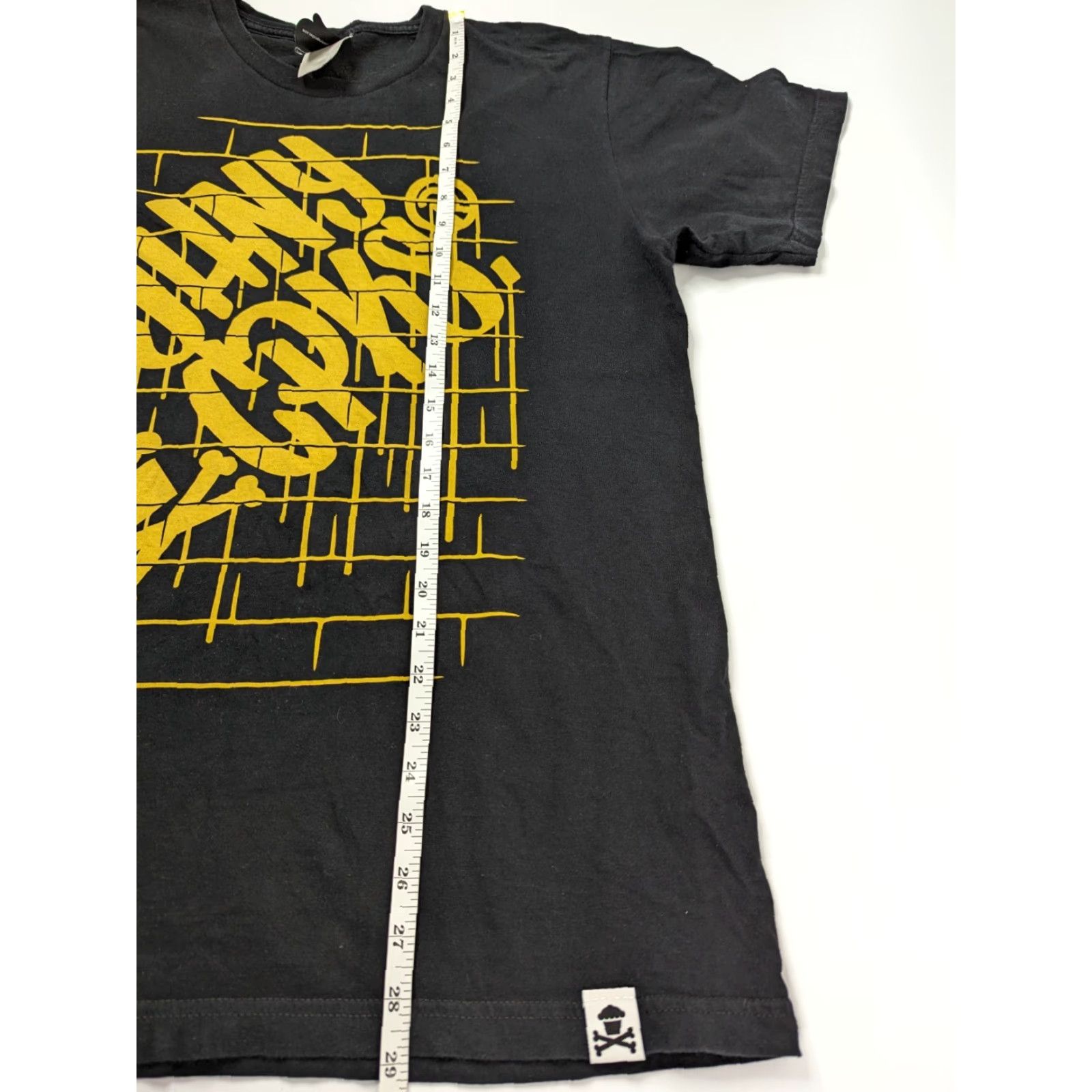 Johnny Cupcakes Johnny Cupcakes Tee Black Mens Large L Graffiti Shirt Basic Tee Limited Size Large (Defect) Size US L / EU 52-54 / 3 - 7 Thumbnail