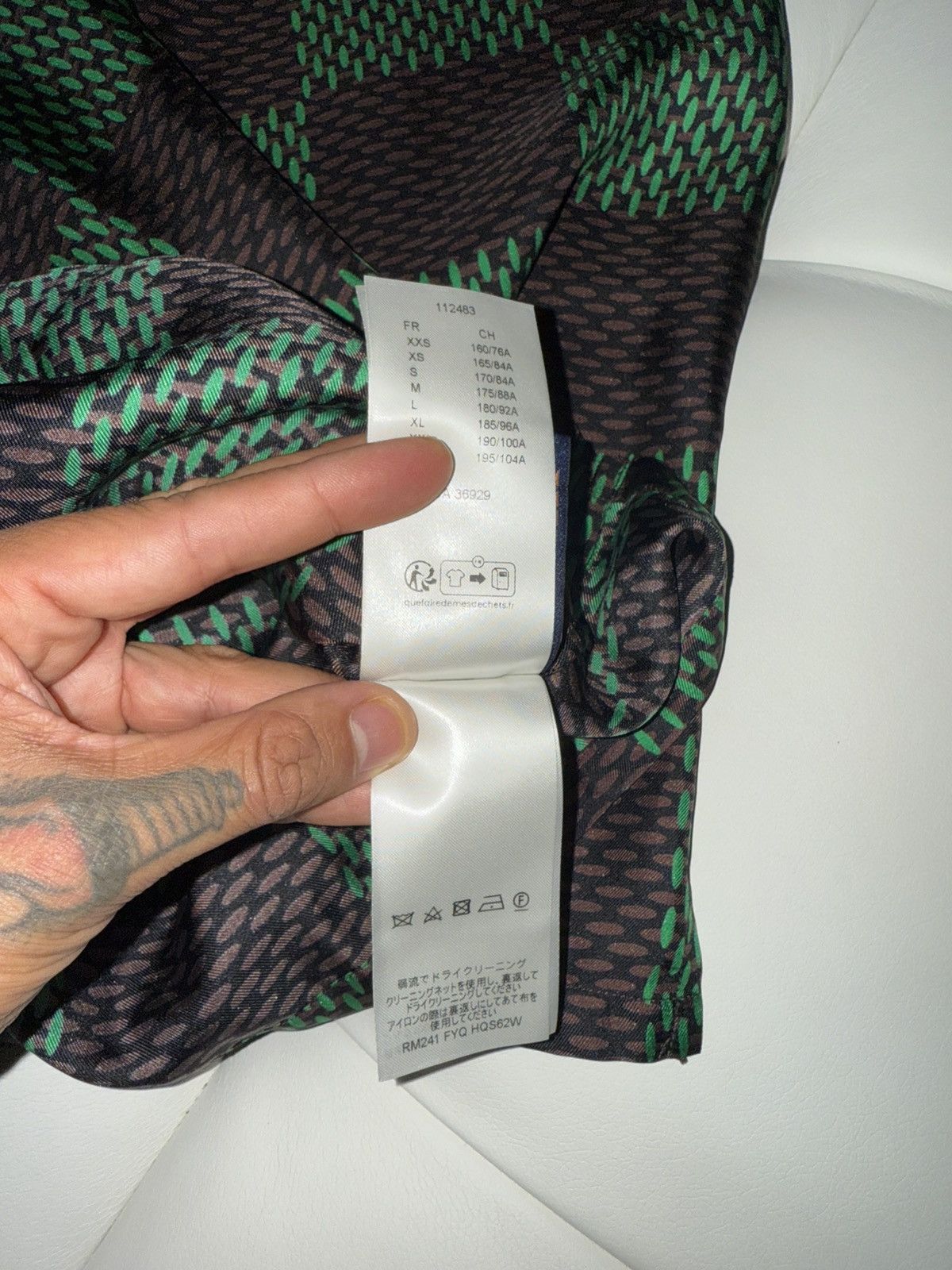 Louis Vuitton Louis vuitton damier logo silk shirt Size US S / EU 44-46 / 1 - 9 Thumbnail