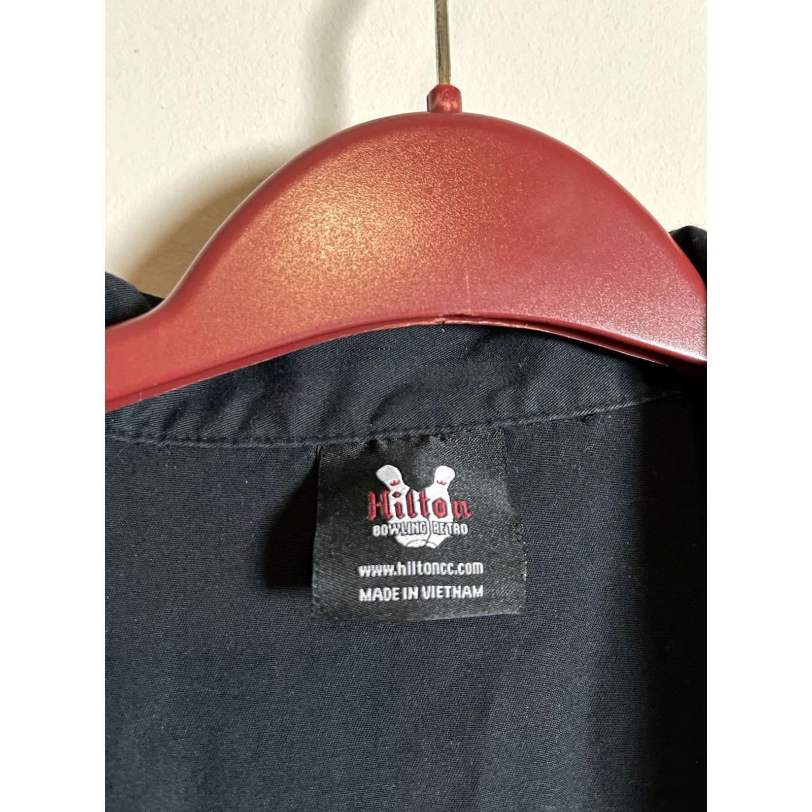 Vintage Hilton Shirt Mens 2XL Black Blue Bowling Retro Button-Up Short Sleeve Collared Spread Vintage: No Size US XXL / EU 58 / 5 - 2 Thumbnail