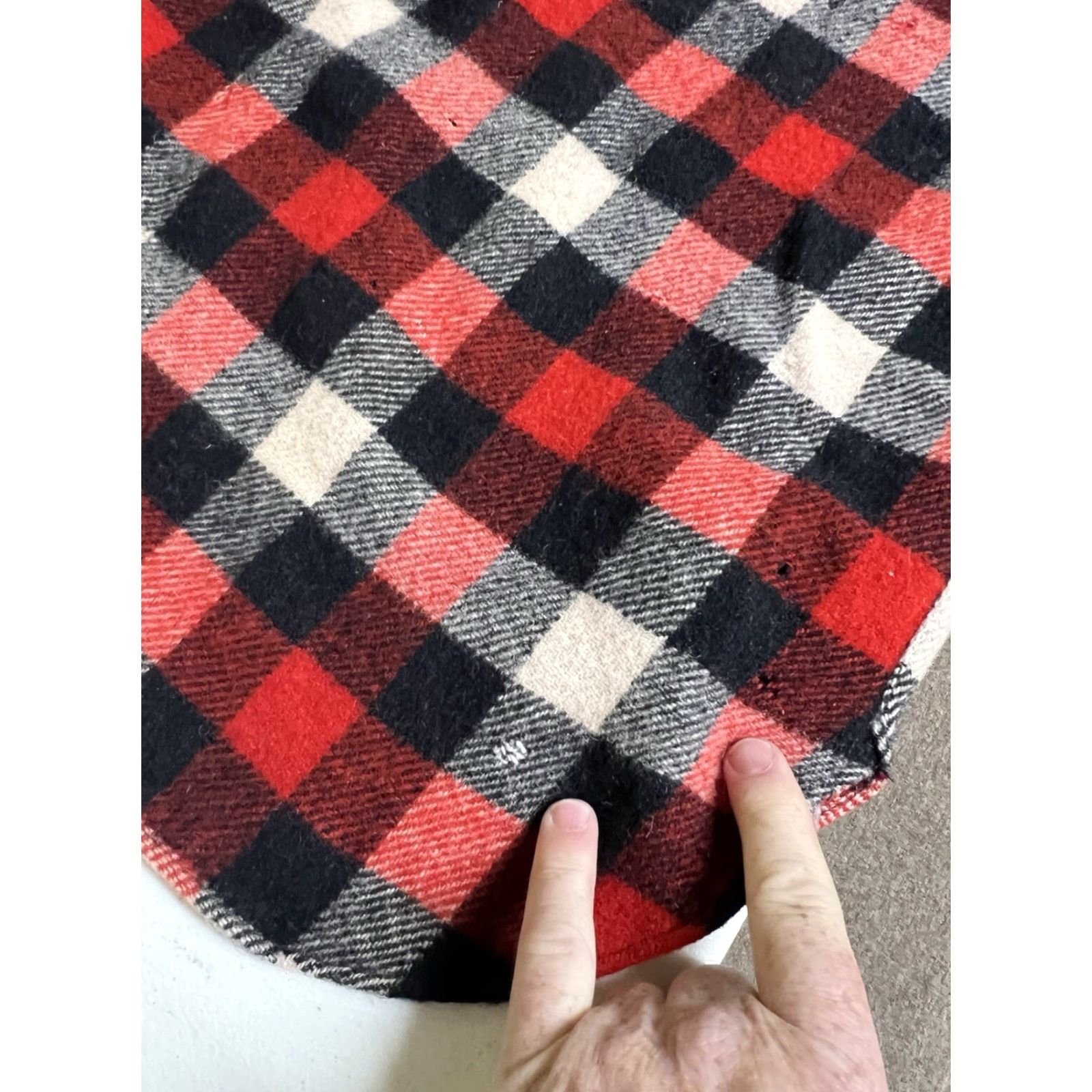 Vintage VINTAGE Woolrich Shirt Buffalo Plaid Heavy Wool Shirt Red Black USA M Size US M / EU 48-50 / 2 - 6 Thumbnail