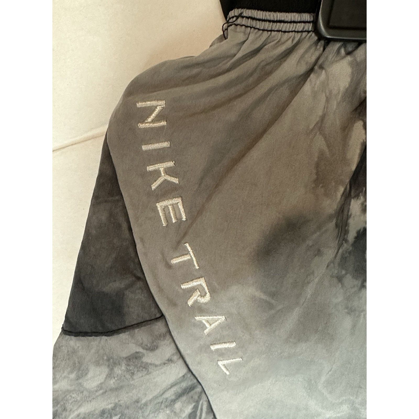 Nike Womens Size XS Nike Trail Running Shorts Lined Tie Dye Size 25" / US 0 / IT 36 - 3 Thumbnail
