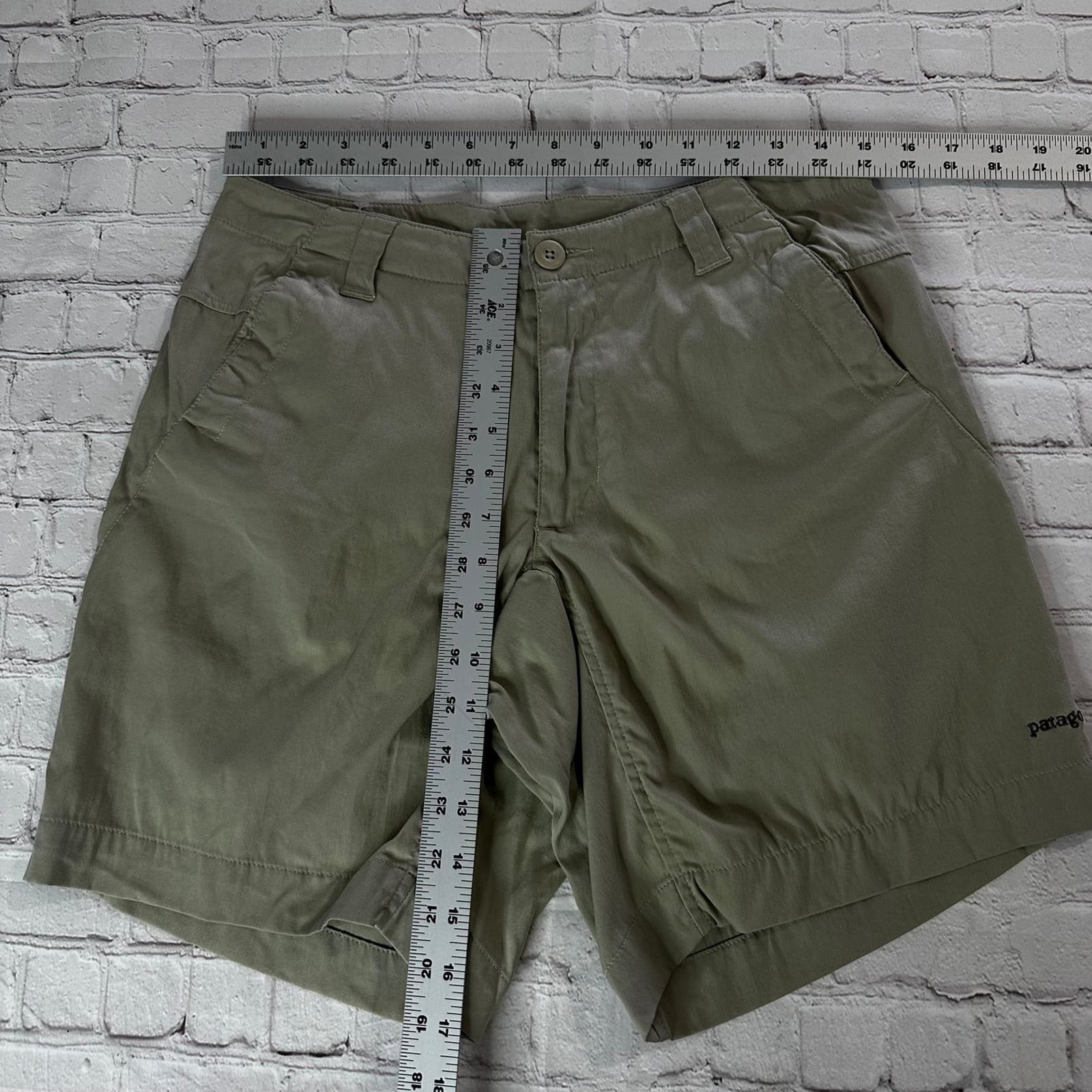 Patagonia Women’s Patagonia khaki shorts Size 28" / US 6 / IT 42 - 6 Thumbnail