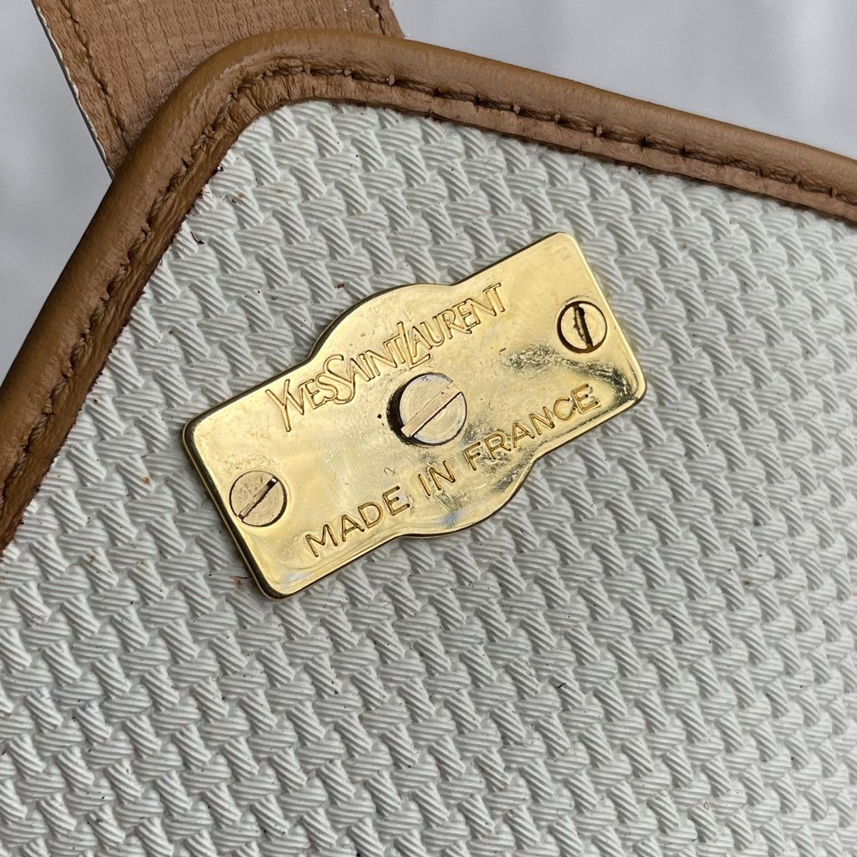 Yves Saint Laurent Vintage Yves Saint Launrent Off White/Tan Leather Crossbody Size ONE SIZE - 7 Thumbnail