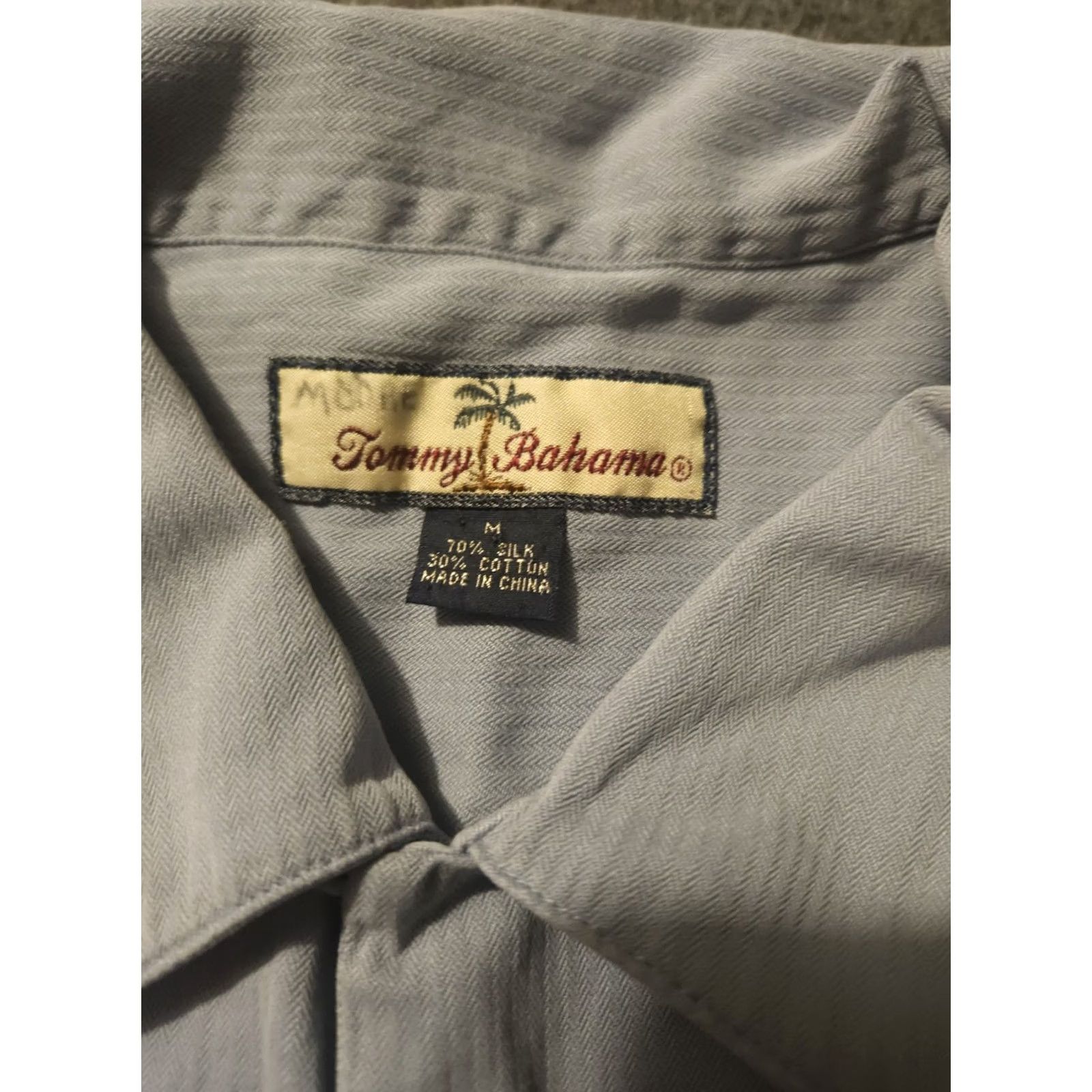 Tommy Bahama VINTAGE Tommy Bahama Button-Up Shirt Men M Blue Silk Blend Cork Button Short Sleeve Pants? Size US M / EU 48-50 / 2 - 2 Thumbnail