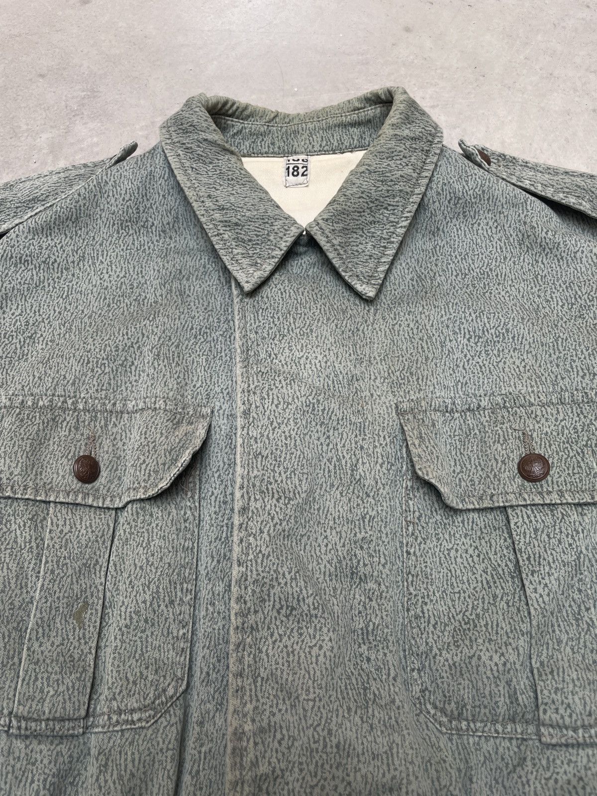 Vintage Late 60s DDR Rain Camo Chore Jacket Size L/XL Size US L / EU 52-54 / 3 - 6 Thumbnail
