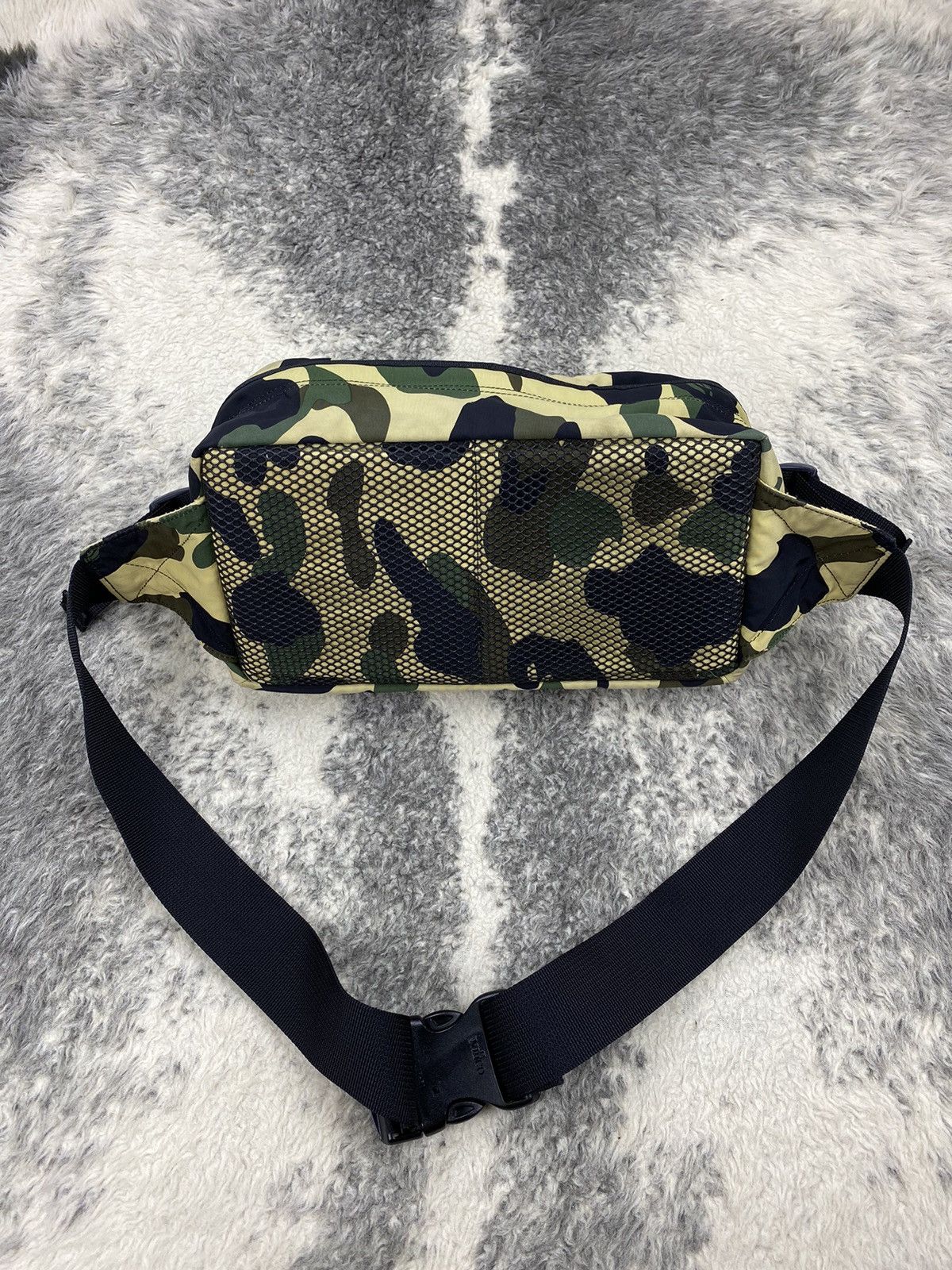 Bape Vintage BAPE 1st Camo Waist Bag Nigo Era Size ONE SIZE - 11 Thumbnail