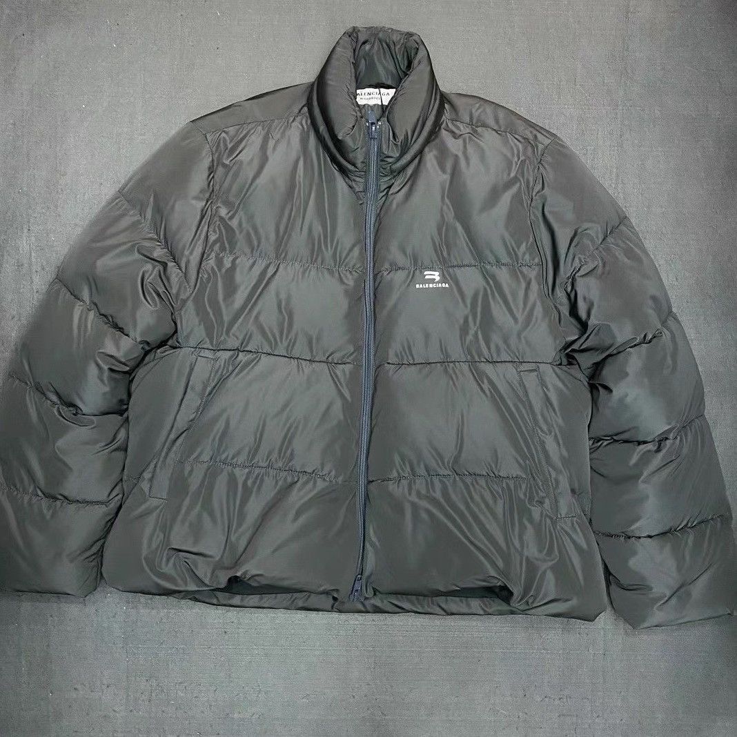 Balenciaga Sz 38 Balenciaga Oversized Logo Puffer Jacket Size US M / EU 48-50 / 2 - 1 Thumbnail