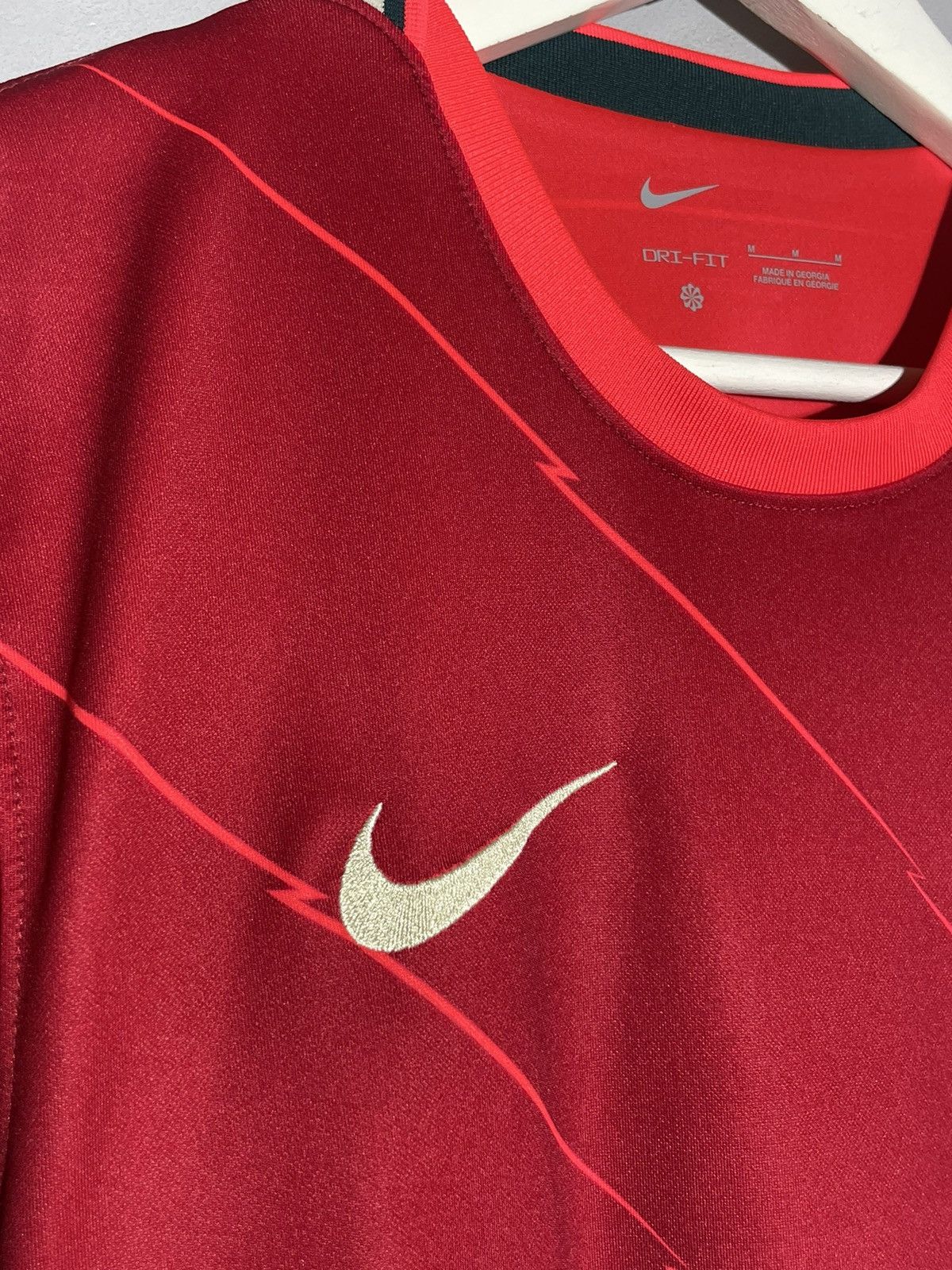 Other #27 Darwin Nunez Liverpool Nike 2021/22 Home Football Shirt Size US M / EU 48-50 / 2 - 4 Thumbnail