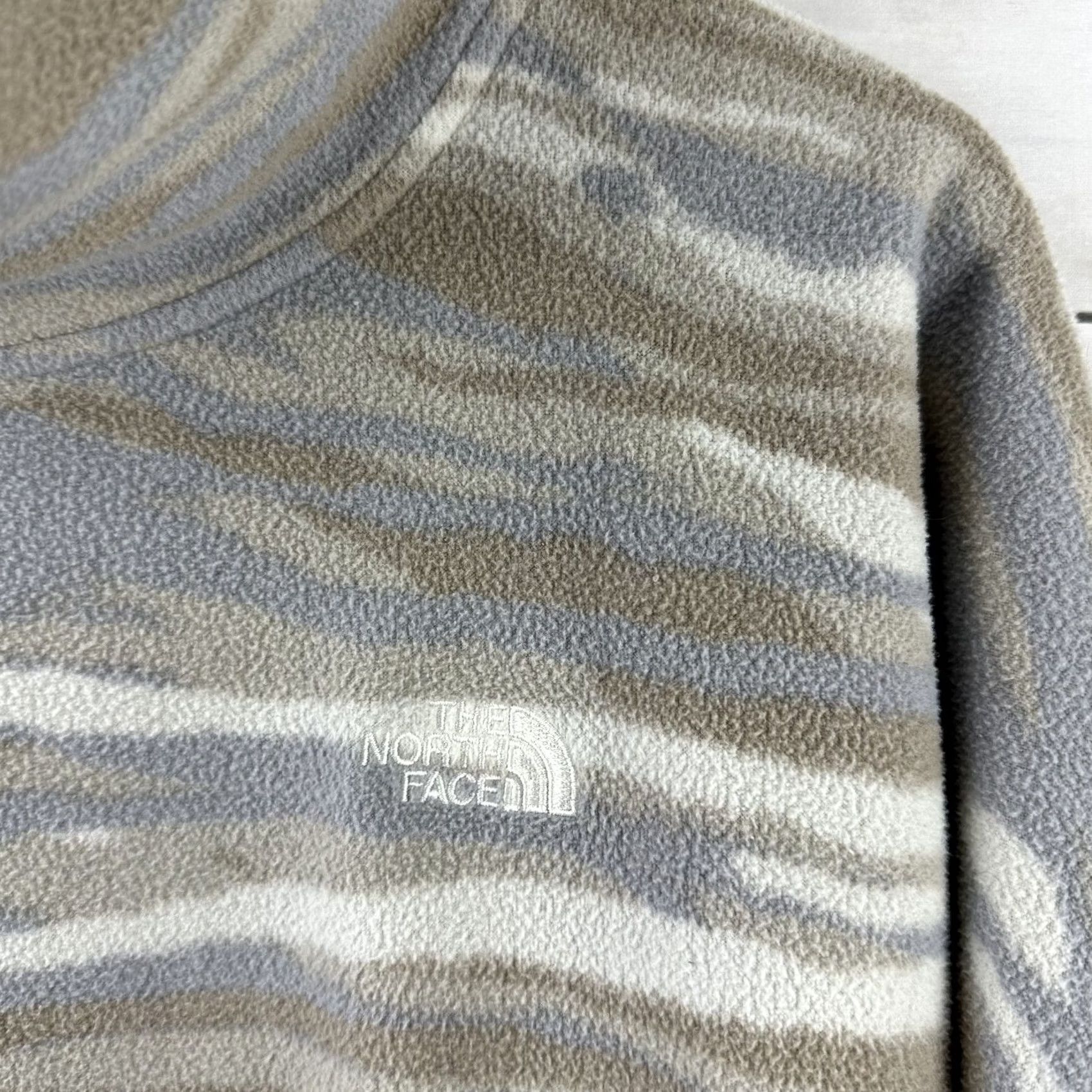 The North Face THE NORTH FACE Women's Gray Camouflage Pullover Fleece Size Large Size L / US 10 / IT 46 - 3 Thumbnail