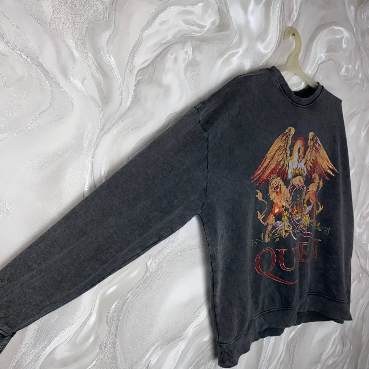 Other QUEEN MEN'S UNIsex GRAY PULLOVER SWEATSHIRT SIZE M Size US M / EU 48-50 / 2 - 2 Thumbnail
