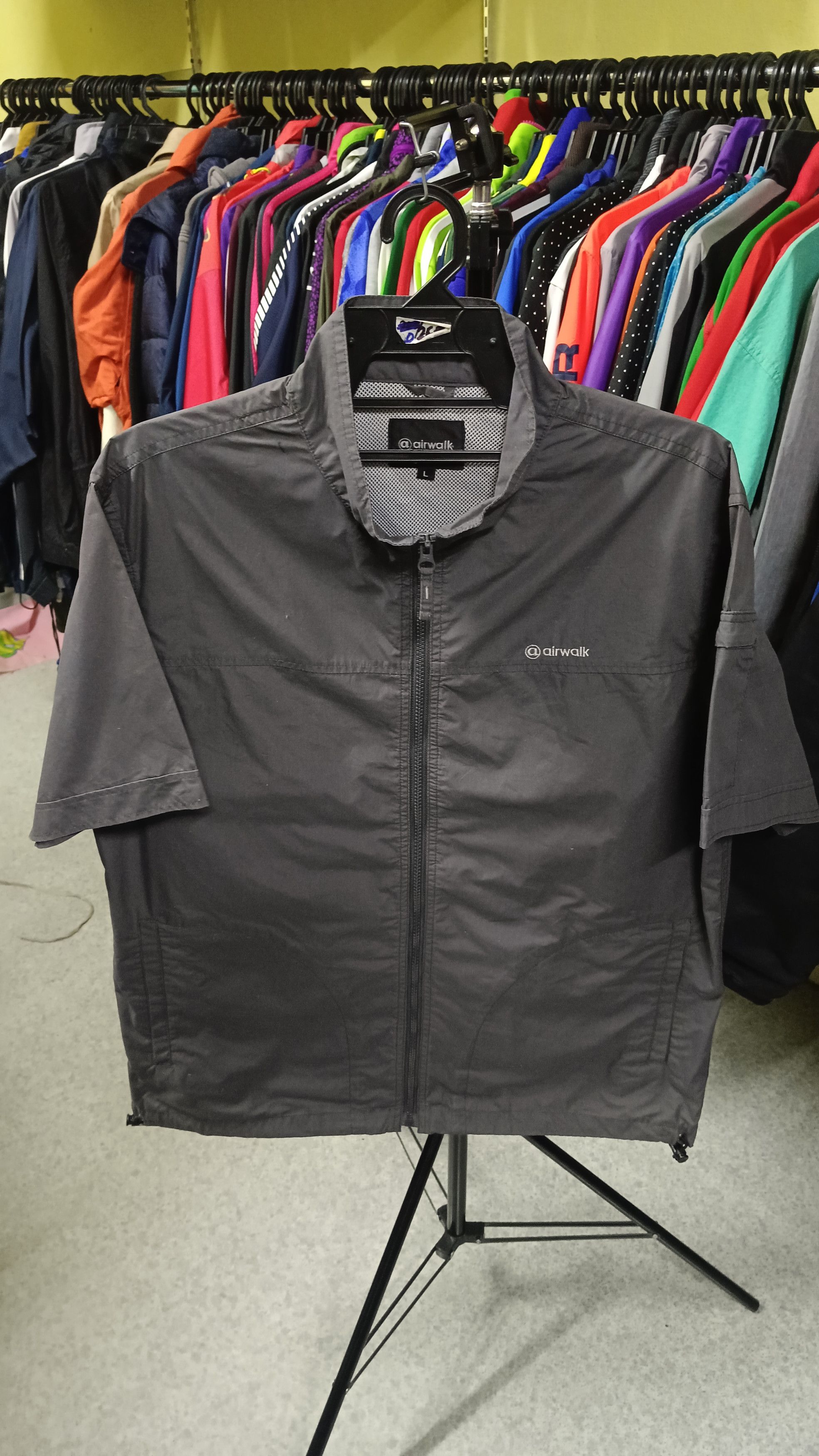 Airwalk Rare Vintage Airwalk Short Sleeve Windbreaker Size US L / EU 52-54 / 3 - 1 Thumbnail