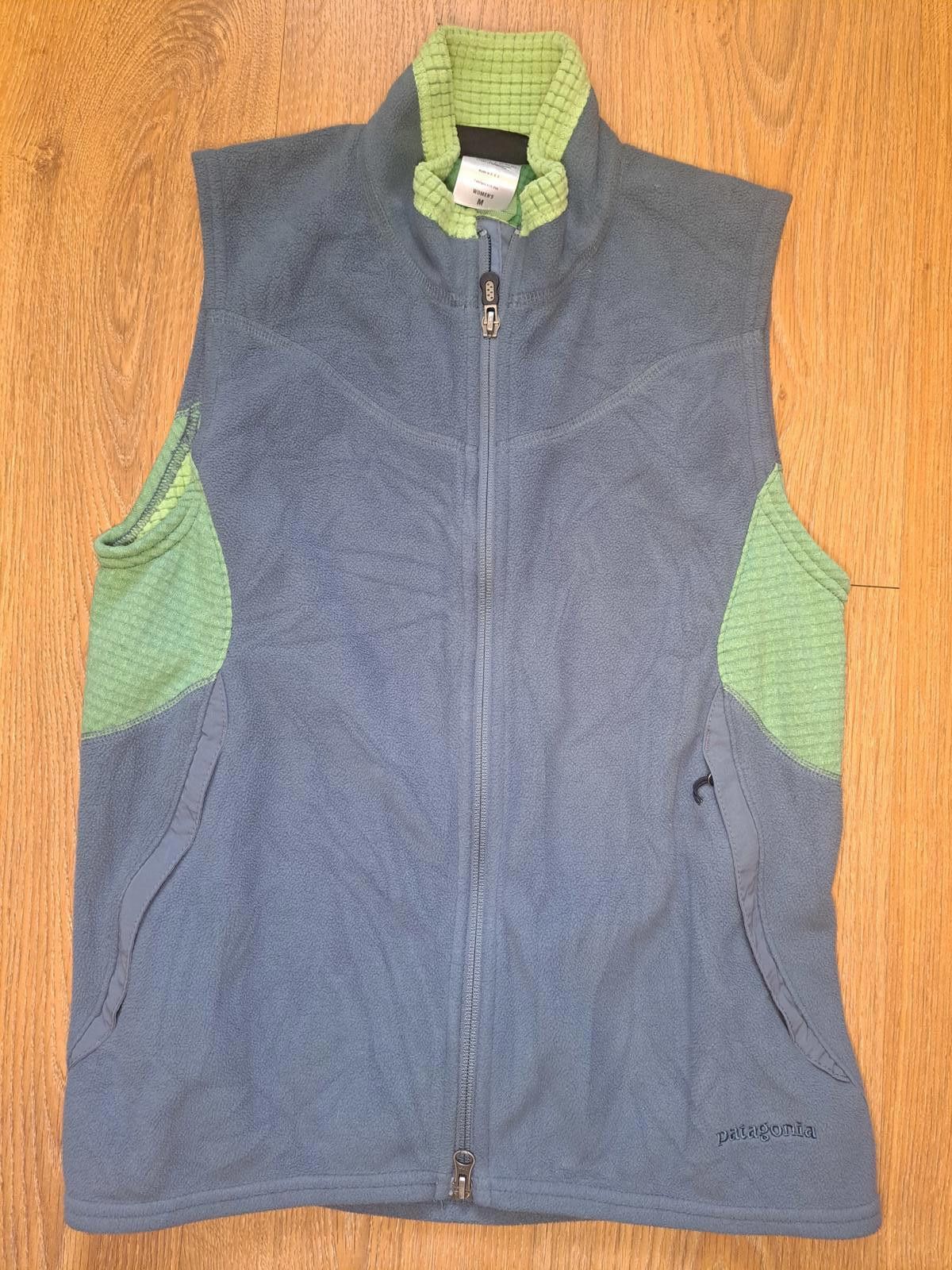 Patagonia VINTAGE Patagonia Vest Fleece Jacket Womens Medium Gray Size M / US 6-8 / IT 42-44 - 1 Thumbnail