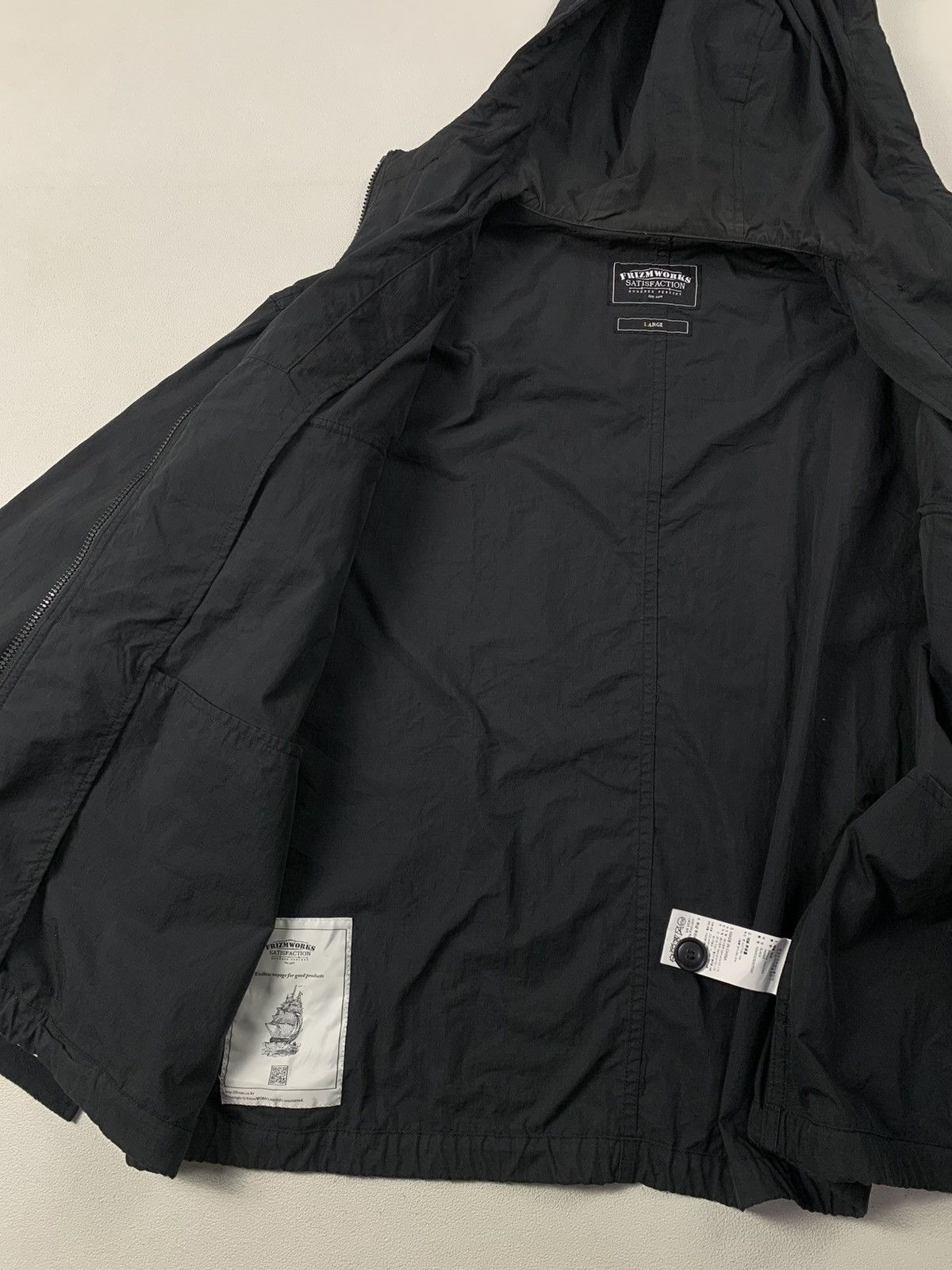 FrizmWORKS Frimzwork smocked hooded jacket Size US L / EU 52-54 / 3 - 5 Thumbnail