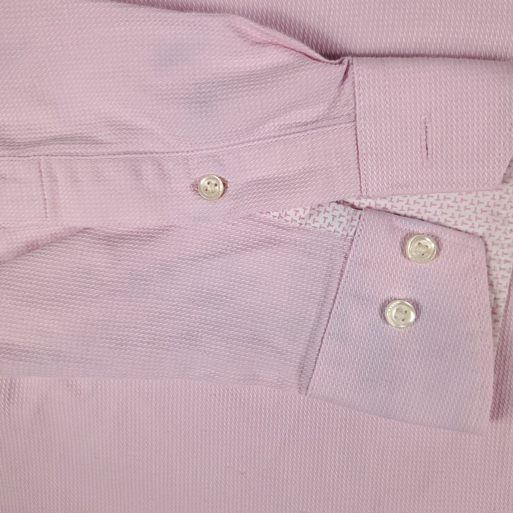 Ted Baker VINTAGE Ted Baker Shirt Mens 16 Pink Endurance Dress Long Sleeve Button Up Collared Geometric 100% Cotton Mens Regular Pink 90s? (Note: remove guess) Size 42R - 5 Thumbnail