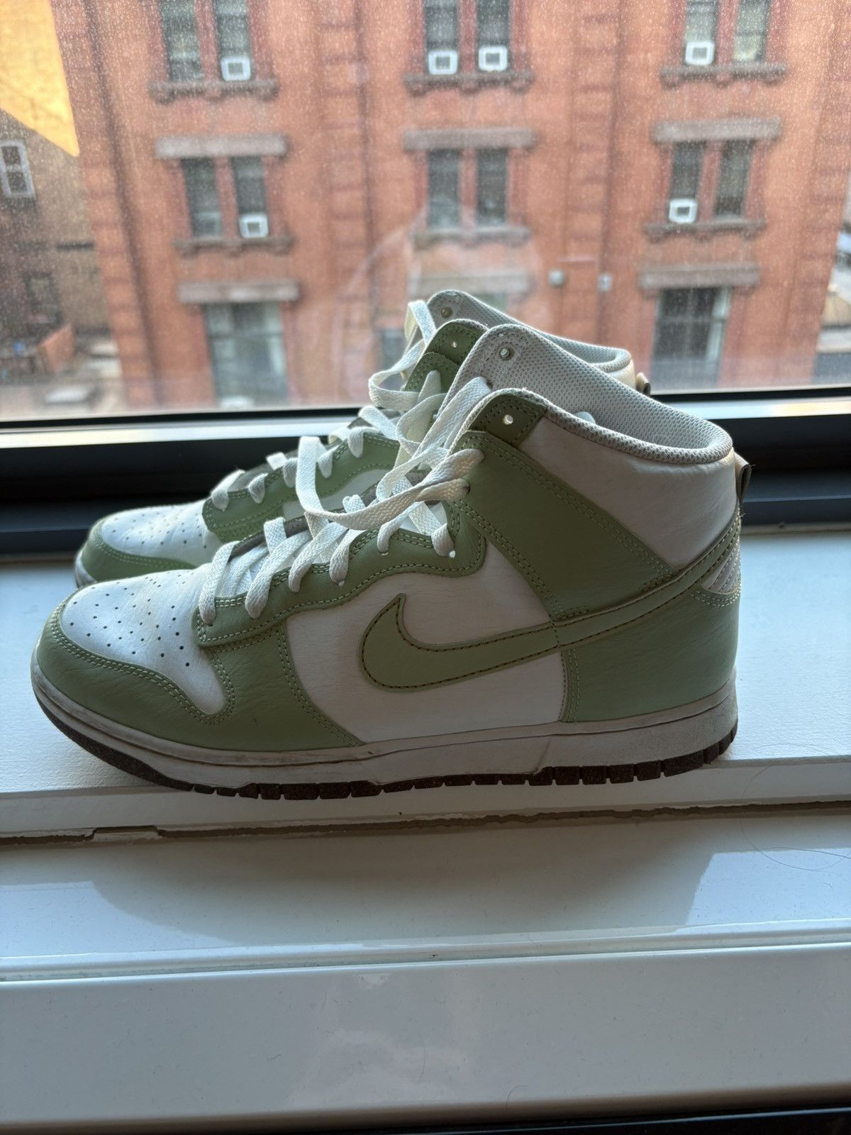 Nike Nike Dunk High SE “Honeydew” Size US 10.5 / EU 43-44 - 2 Thumbnail
