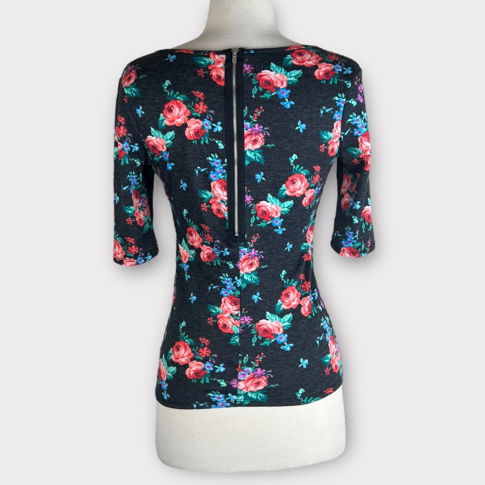 Kirra KIRRA | Floral 3/4 Sleeve Exposed Zipper Accent Top Grunge Size M / US 6-8 / IT 42-44 - 4 Thumbnail