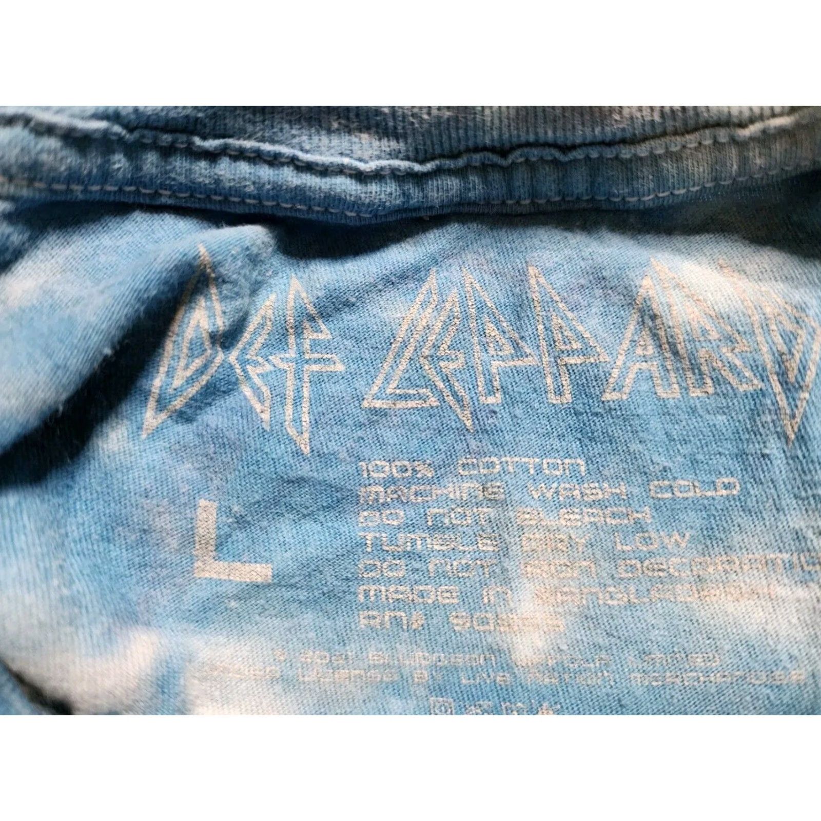 Vintage VINTAGE Def Leppard T-Shirt Shirt Cropped Women L Blue Tie Dye Music 90s Mens Womens Size L / US 10 / IT 46 - 4 Thumbnail