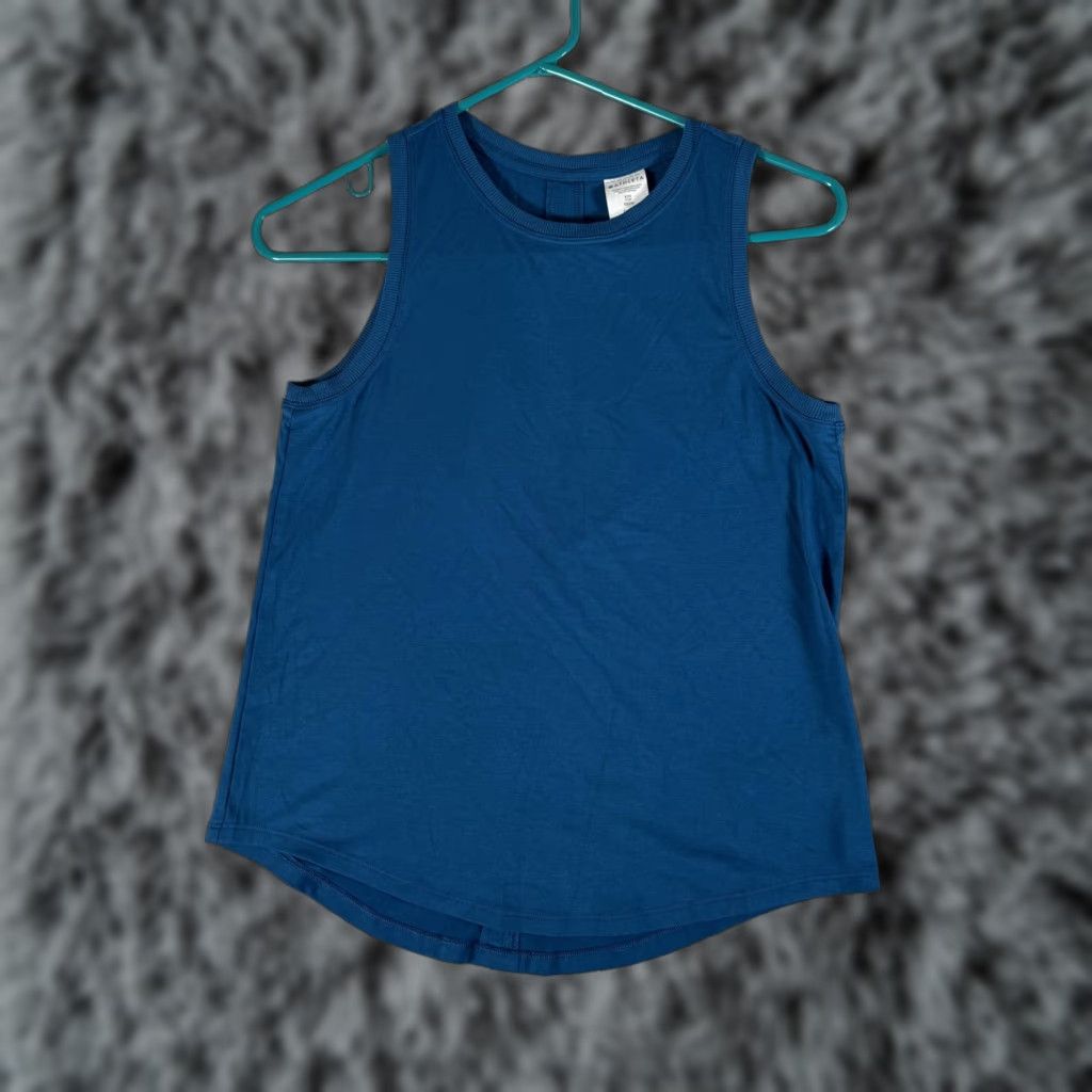 Athleta Athleta Tank Top Womens XXS Blue Open Back Curved Hem Tank Athletic Yoga Gym & Training Sleeveless Crew Neck Pullover Wide Strap Lightweight Stretch Size XXS / US 00 / IT 34 - 1 Thumbnail