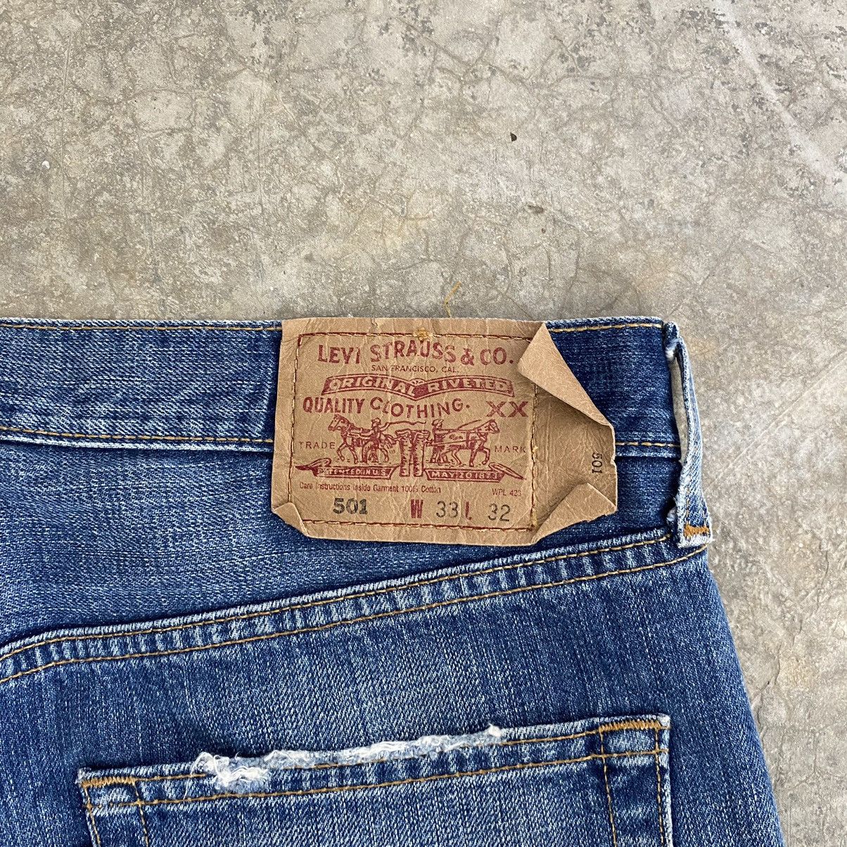 Levi's Size 33x32.5 Vintage 00’s Levis 501 Faded Blue Ripped Jeans Size US 33 - 20 Thumbnail