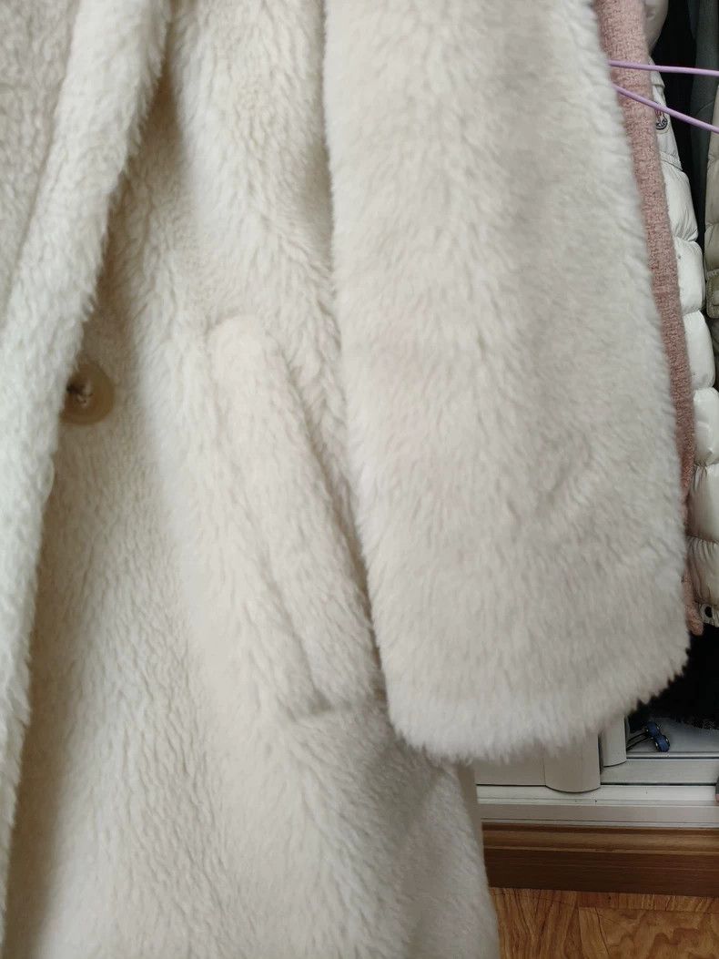 Max Mara Max Mara Teddy White Mid-Length Size XS / US 0-2 / IT 36-38 - 3 Thumbnail