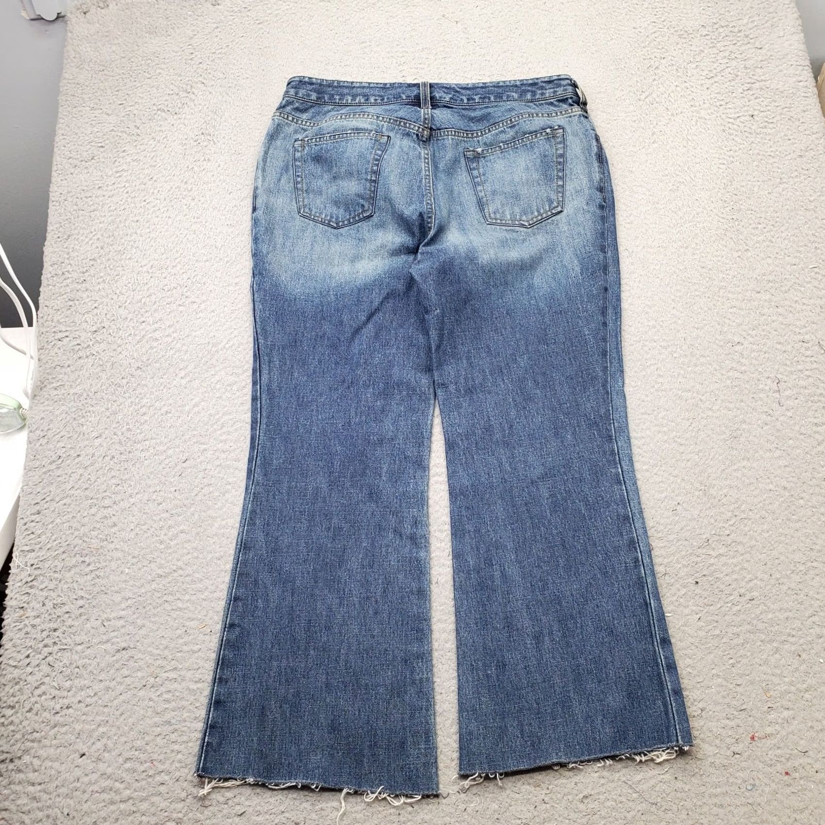 Kenneth Cole Kenneth Cole Bootcut Jeans Womens 32 Blue Denim Streetwear Grunge Frayed Hem Jeans Womens Size 32 Blue Denim Kenneth Cole Bootsuit? Size 24" / US 00 / IT 34 - 2 Thumbnail