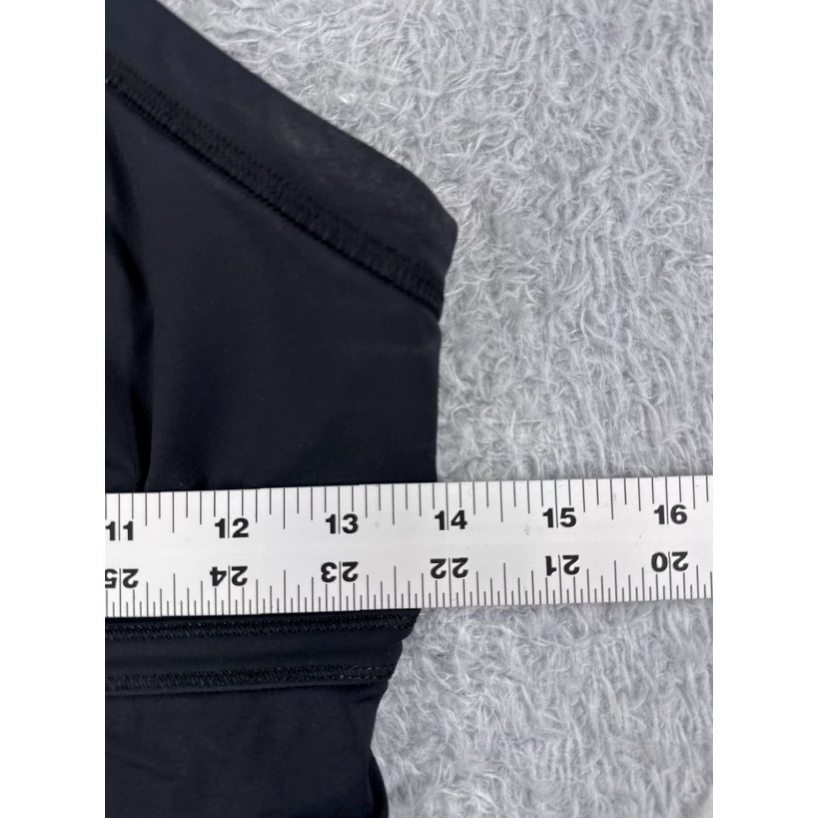 Lululemon Lululemon Shirt Women 8 Black V-Neck Narrow Strap Grip Run Running Zip Pocket Tank Sleeveless Racerback - Casual Workwear Mens? Size M / US 6-8 / IT 42-44 - 7 Thumbnail