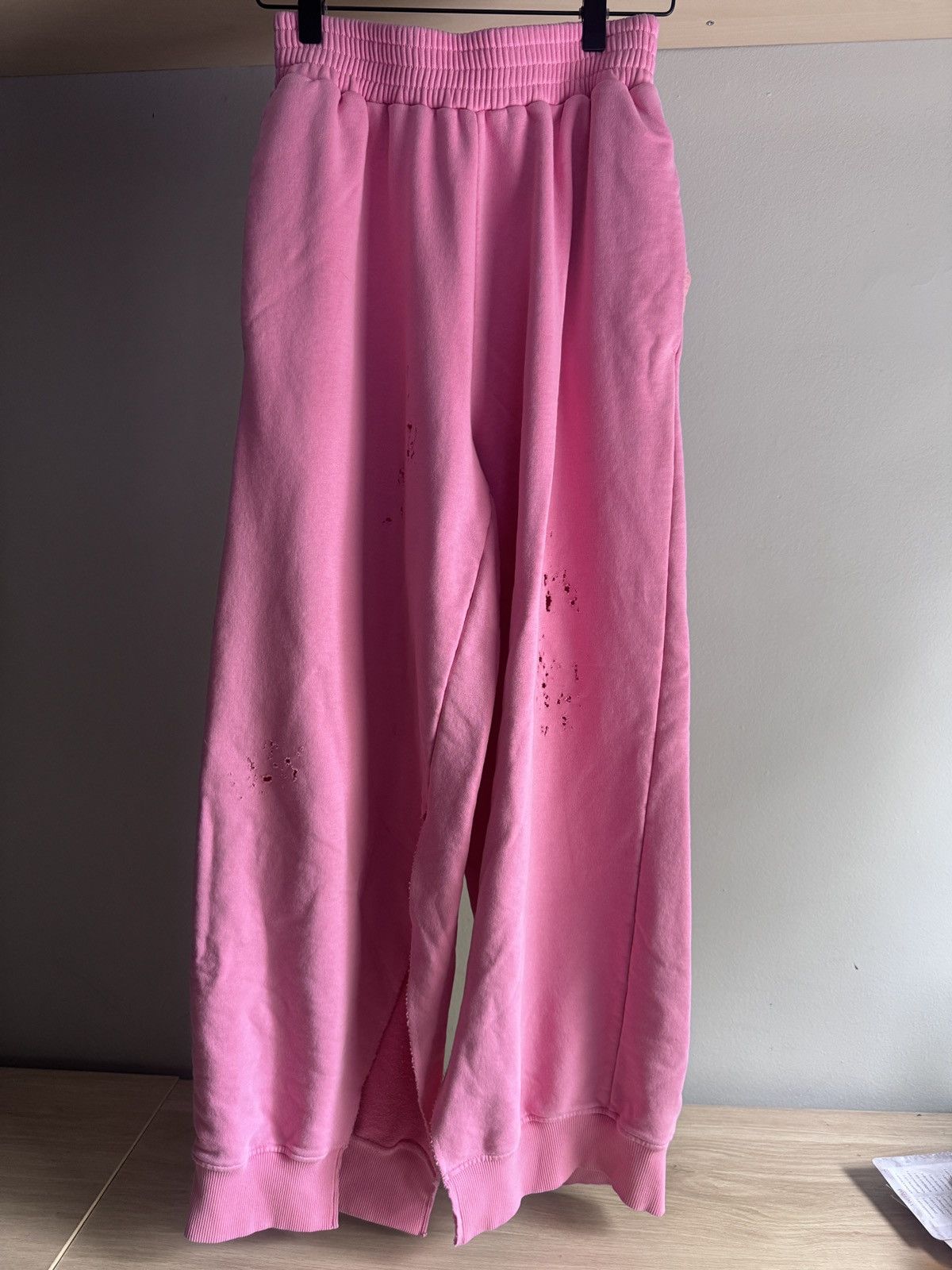 MM6 Pink Distressed Lounge Pants Size 30" / US 8 / IT 44 - 2 Thumbnail