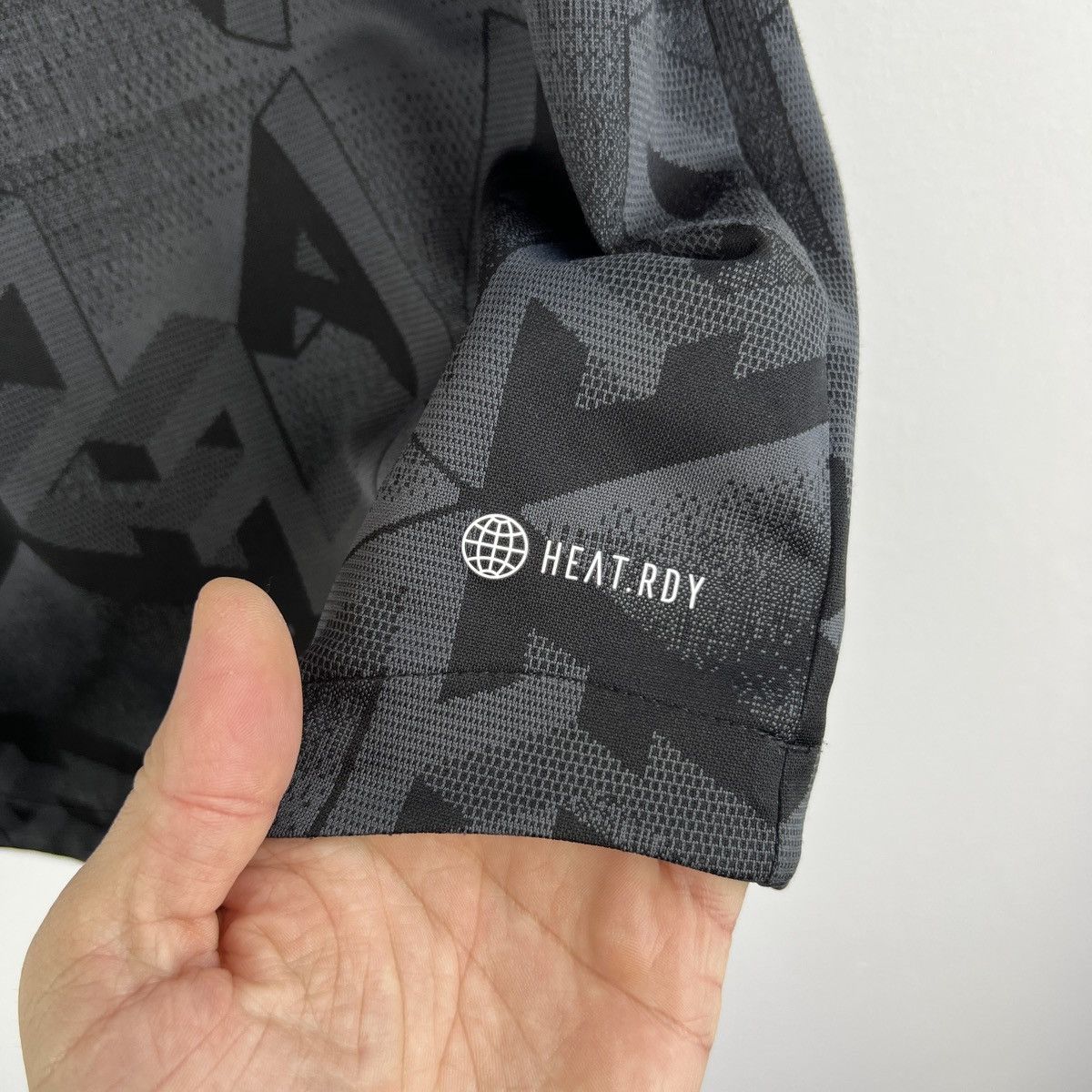 Adidas Arsenal Authentic Adidas HEAT.RDY Away Jersey 2022/2023 Size US M / EU 48-50 / 2 - 8 Thumbnail