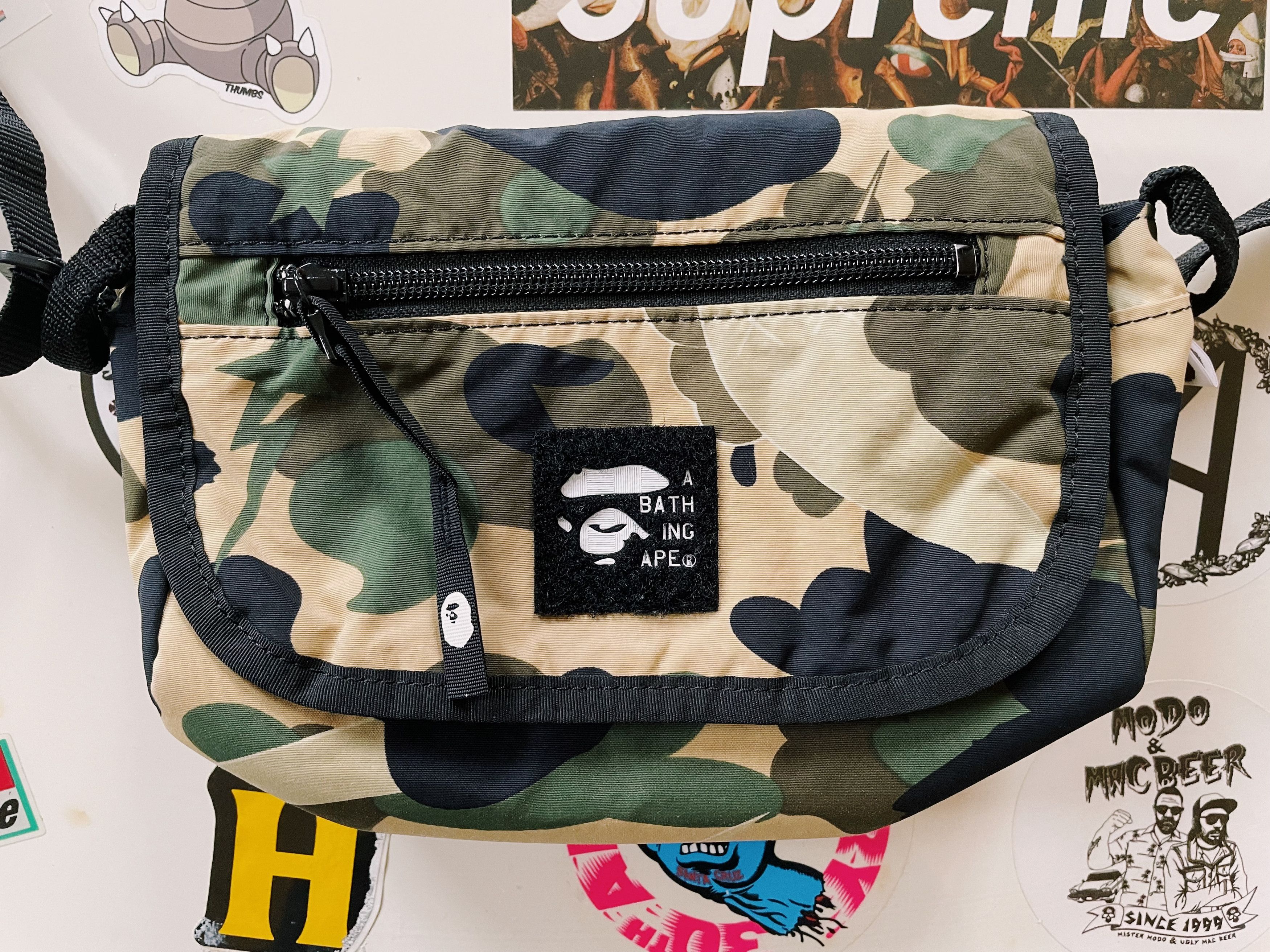 Bape × Kaws Vintage Y2K A Bathing Ape X KAWS Bendy Camo Crossbody Bag Size ONE SIZE - 2 Thumbnail