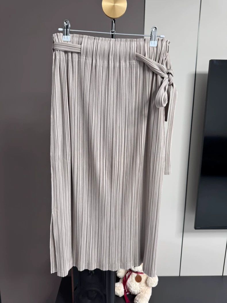 Issey Miyake issey miyake size:3 Side-slit lace-up skirt Size 42" / US 20 - 2 Thumbnail