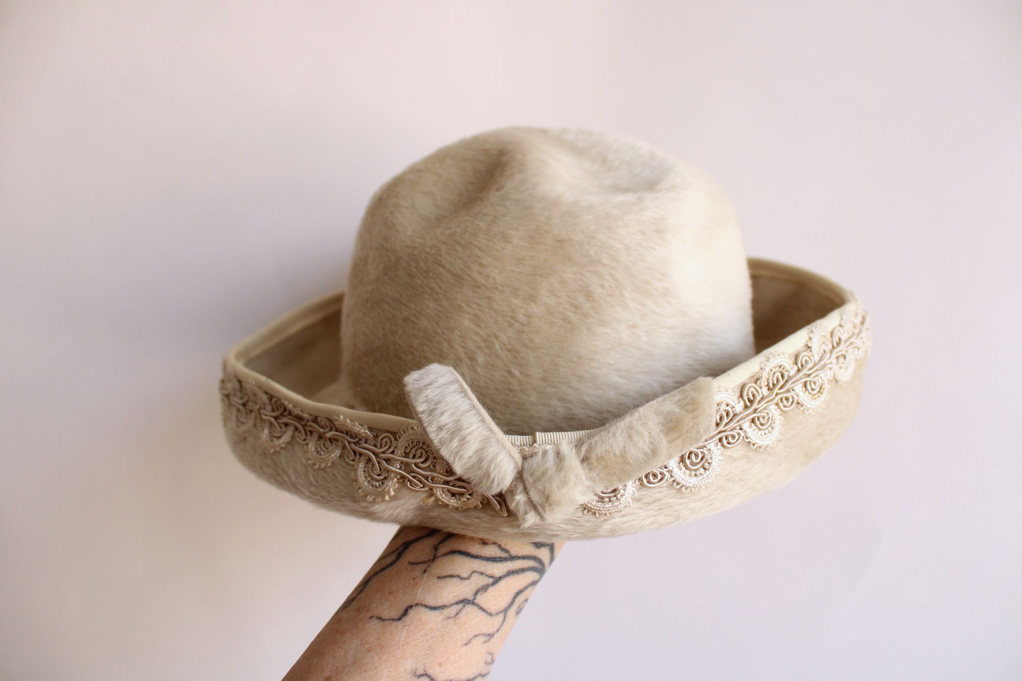 Vintage Vintage 1960s womens Hat, Lilli of California Faux Fur Wool Size ONE SIZE - 2 Thumbnail