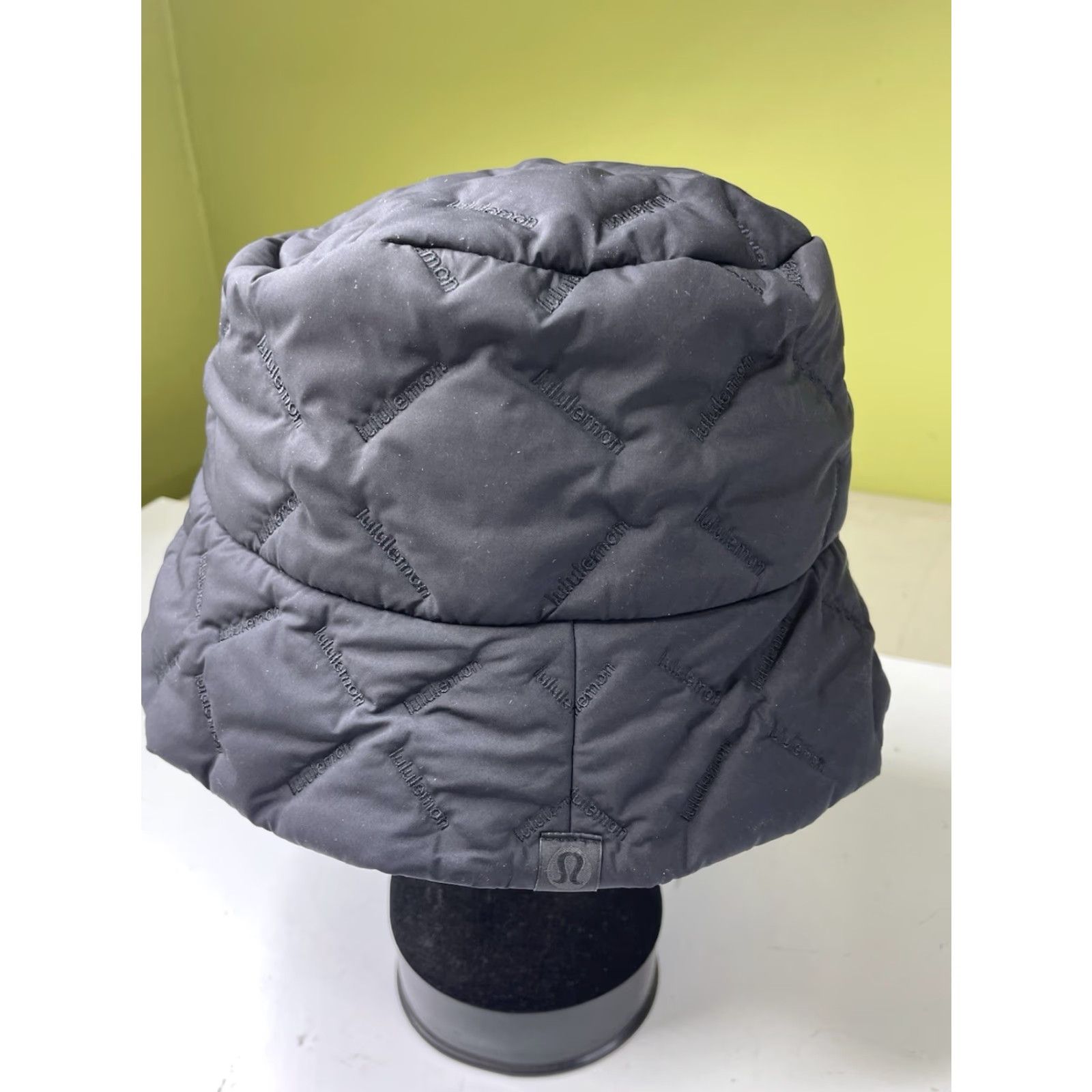 Lululemon Lululemon Bucket Hat Womens Quilted Fleece-Lined Black M/L Size M/L Womens Black Bucket Hat Quilted Fleece-Lined Size ONE SIZE - 2 Thumbnail