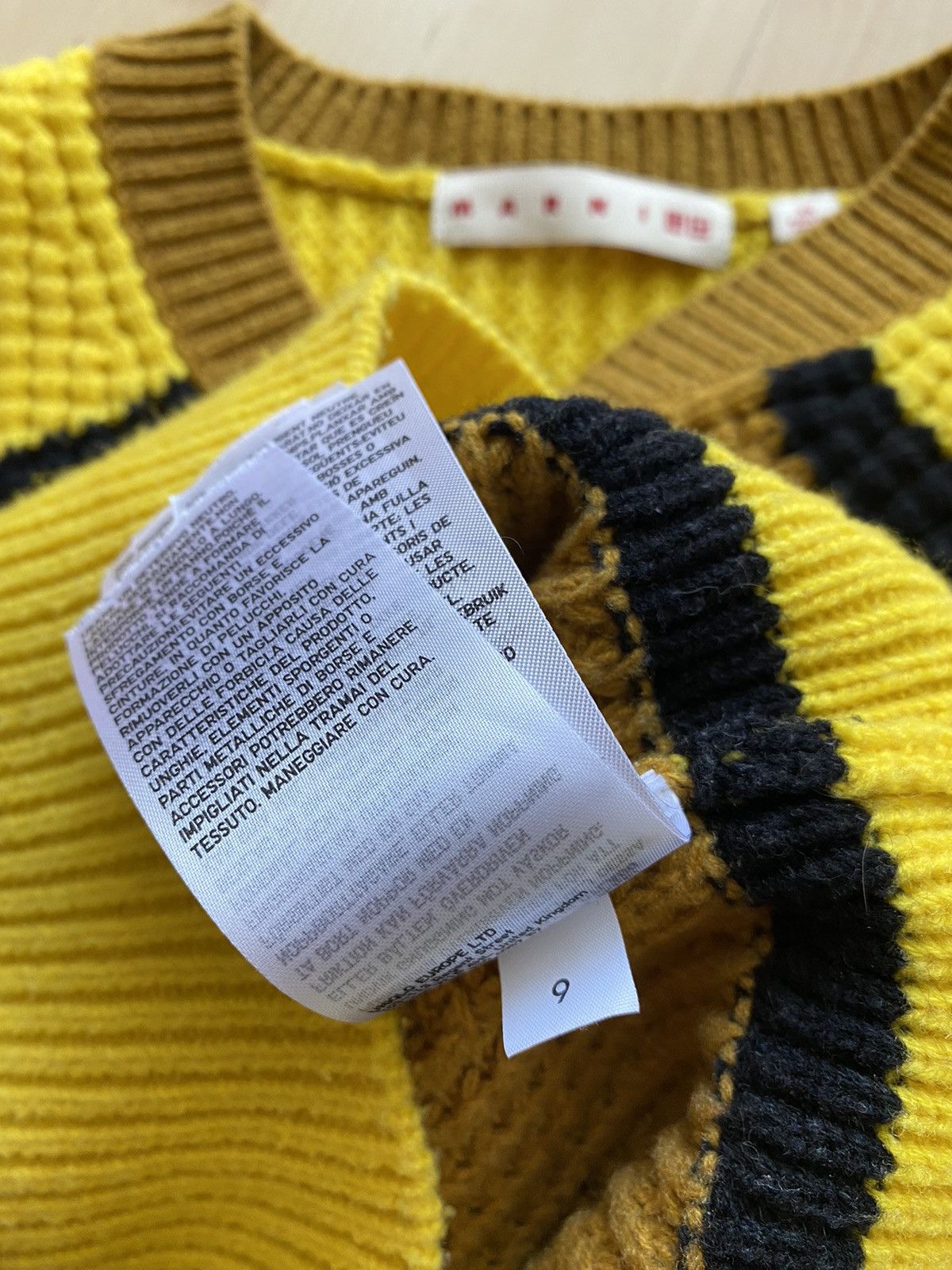 Marni Marni x Uniqlo v neck Knit sweater Size XS / US 0-2 / IT 36-38 - 14 Thumbnail