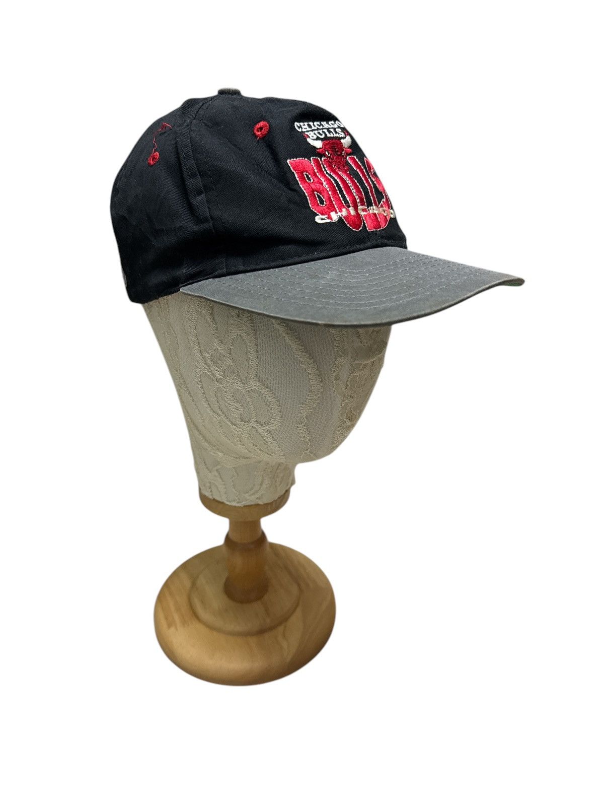 NBA × Sports Specialties × Vintage CHICAGO BULLS 100th ANNIVERSARY NBA SNAPBACK CAP HAT Size ONE SIZE - 2 Thumbnail
