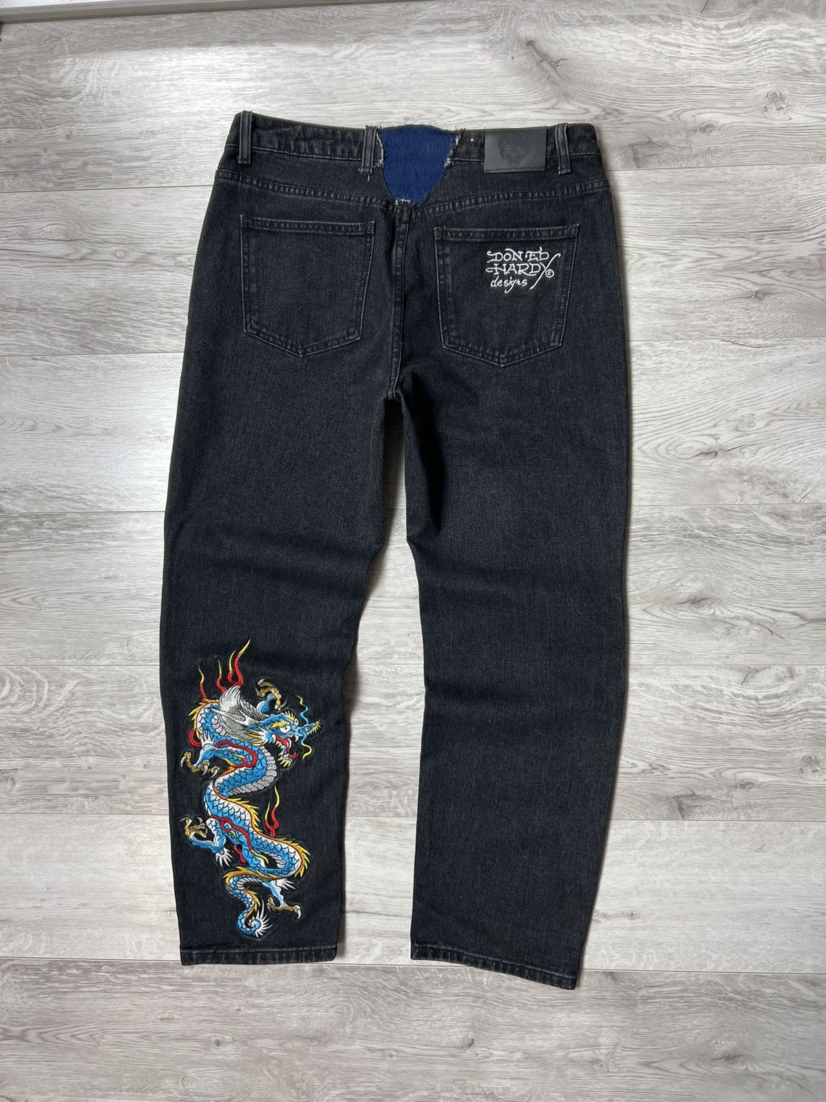 Ed Hardy Ed Hardy Embroidered Dragon Flame Straight Leg Jean Big Logo Size US 32 / EU 48 - 13 Thumbnail